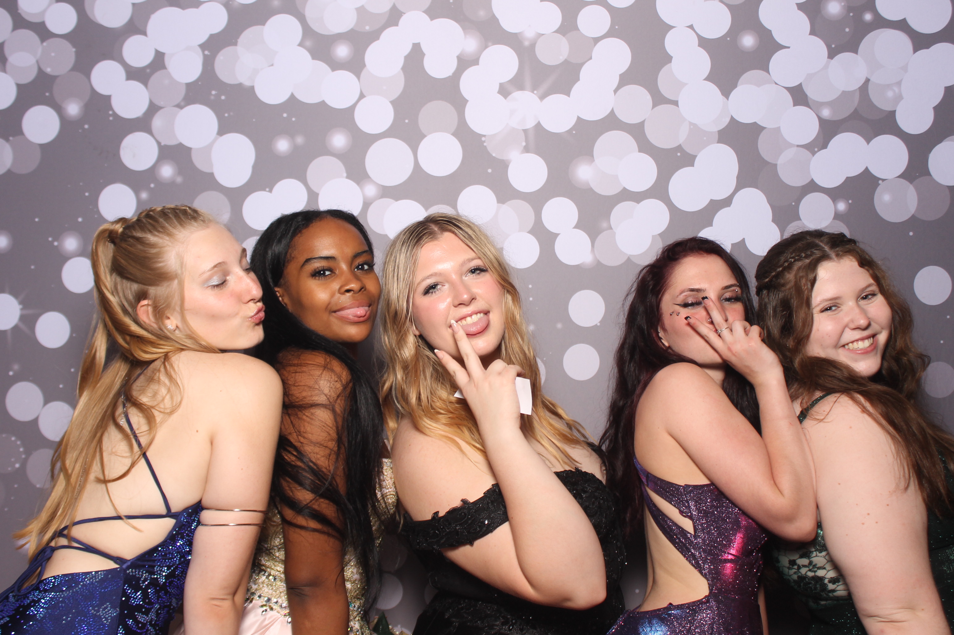 Colerain Prom 2025 | View more photos from the event at gallery.photoboothcincy.com/u/PhotoBoothCincy/Colerain-Prom-2025