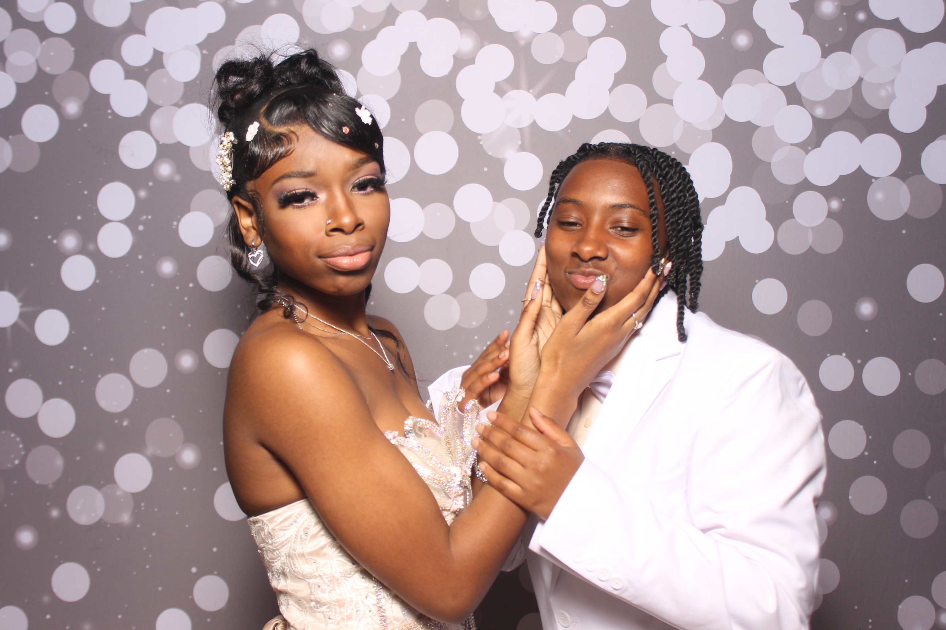 Colerain Prom 2025 | View more photos from the event at gallery.photoboothcincy.com/u/PhotoBoothCincy/Colerain-Prom-2025