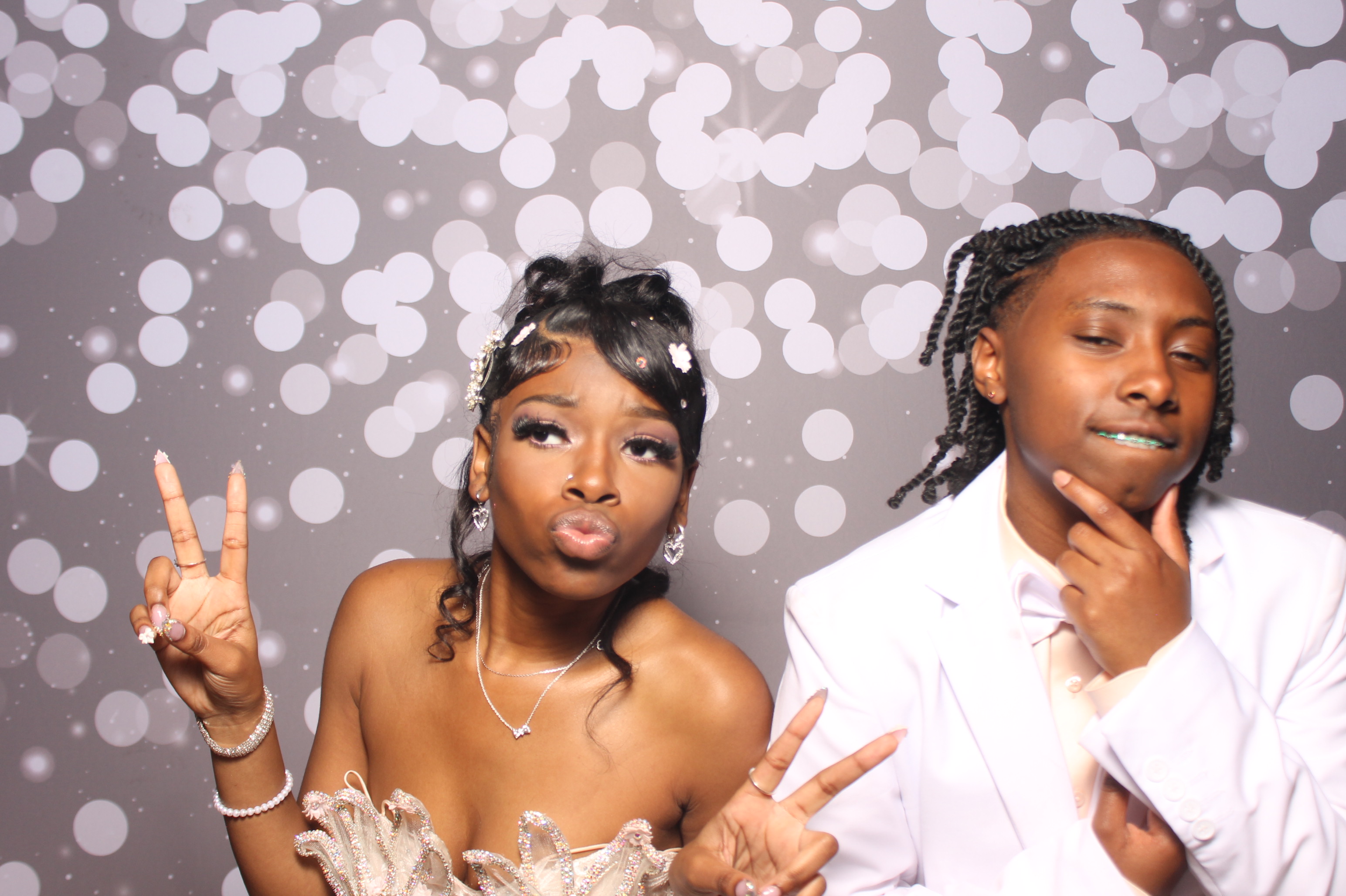 Colerain Prom 2025 | View more photos from the event at gallery.photoboothcincy.com/u/PhotoBoothCincy/Colerain-Prom-2025
