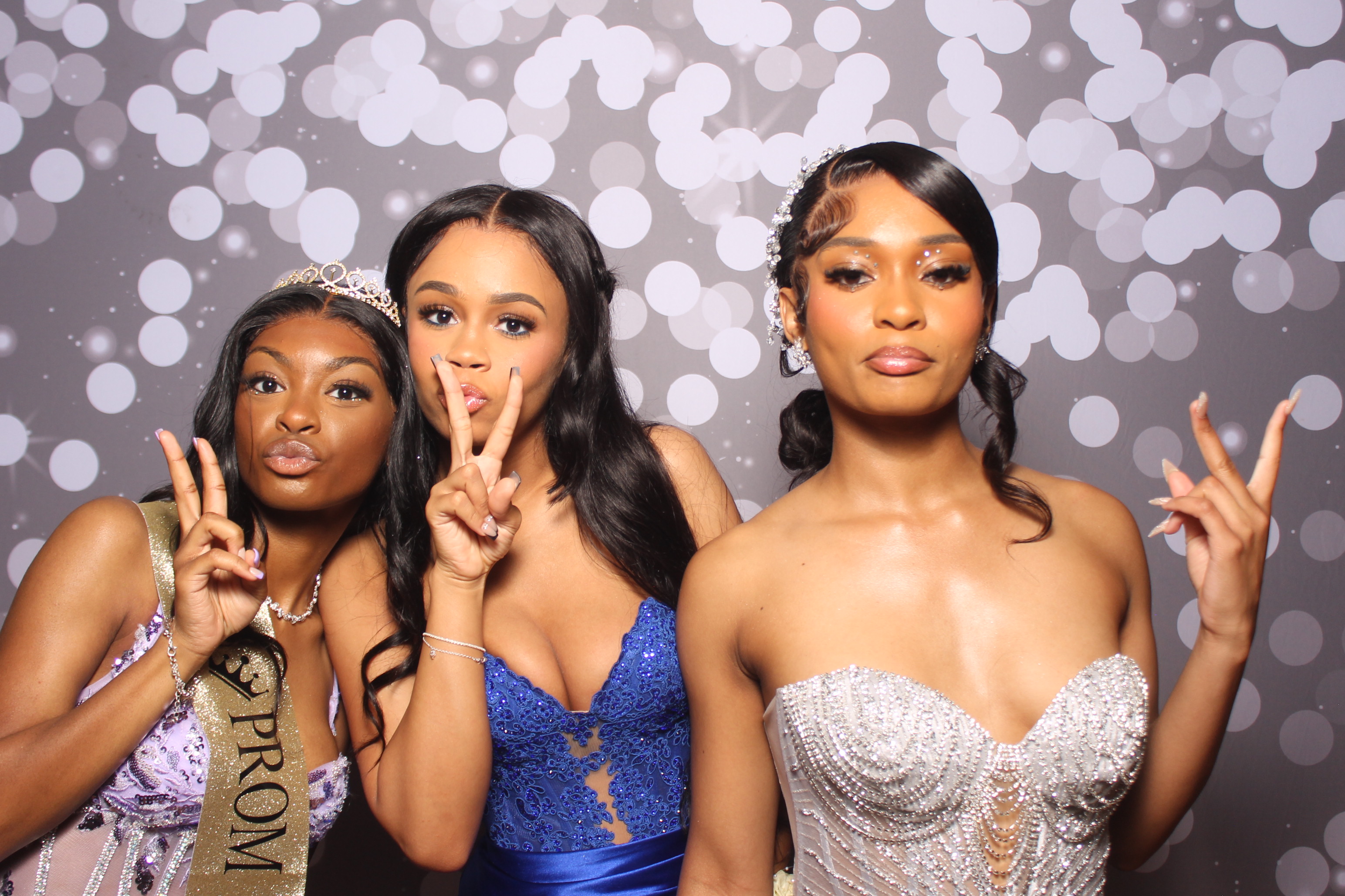 Colerain Prom 2025 | View more photos from the event at gallery.photoboothcincy.com/u/PhotoBoothCincy/Colerain-Prom-2025