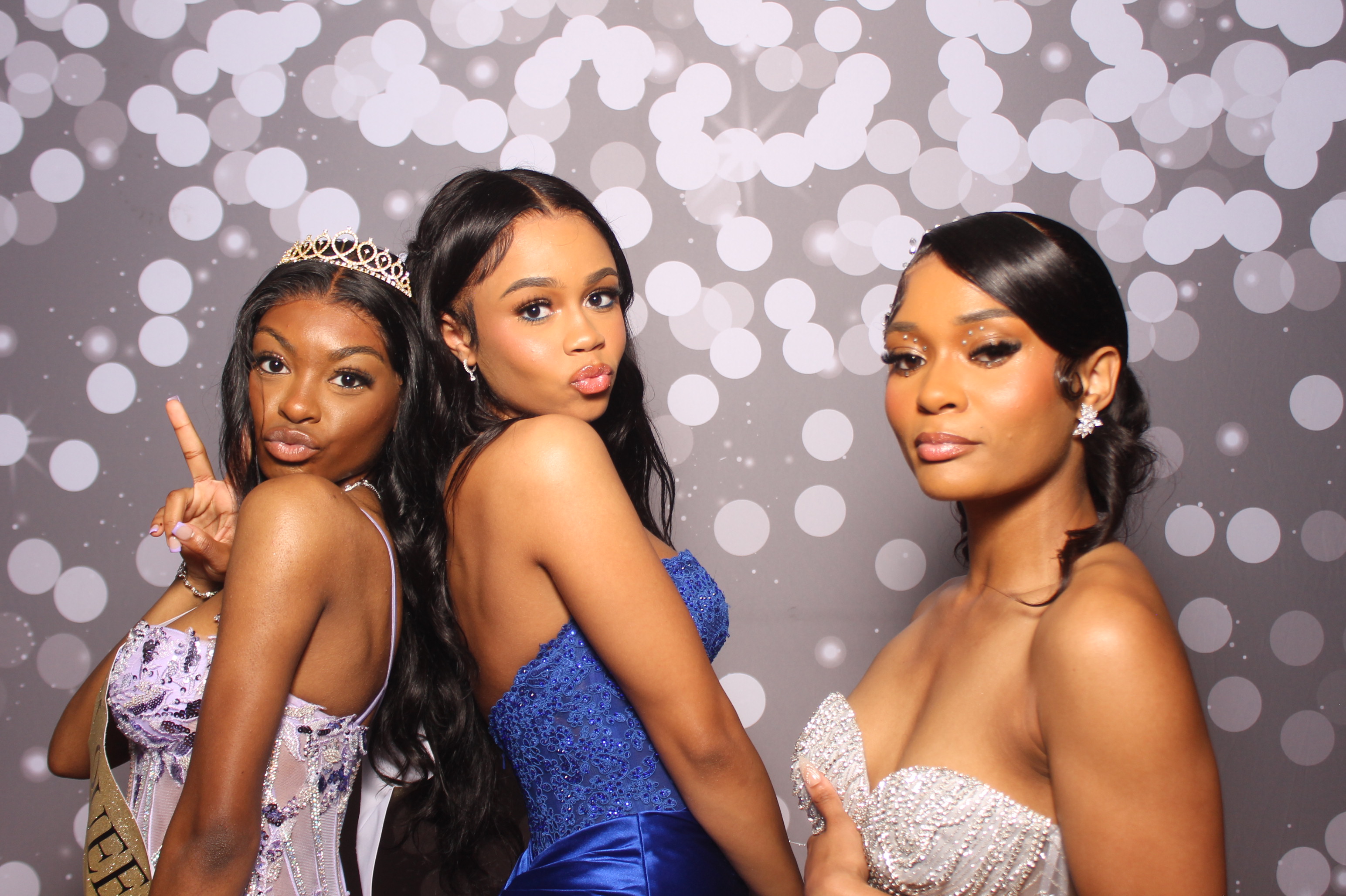 Colerain Prom 2025 | View more photos from the event at gallery.photoboothcincy.com/u/PhotoBoothCincy/Colerain-Prom-2025
