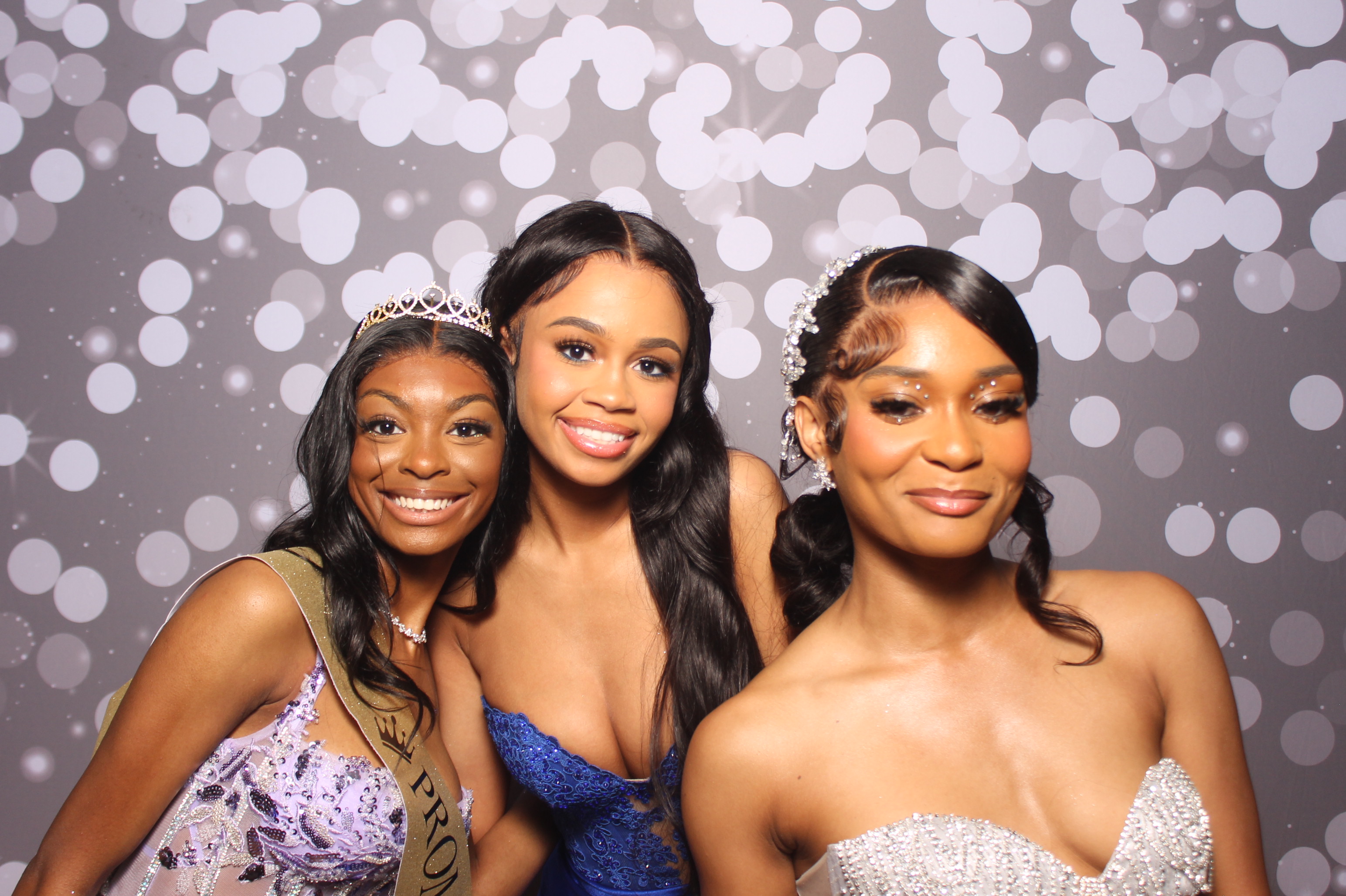 Colerain Prom 2025 | View more photos from the event at gallery.photoboothcincy.com/u/PhotoBoothCincy/Colerain-Prom-2025
