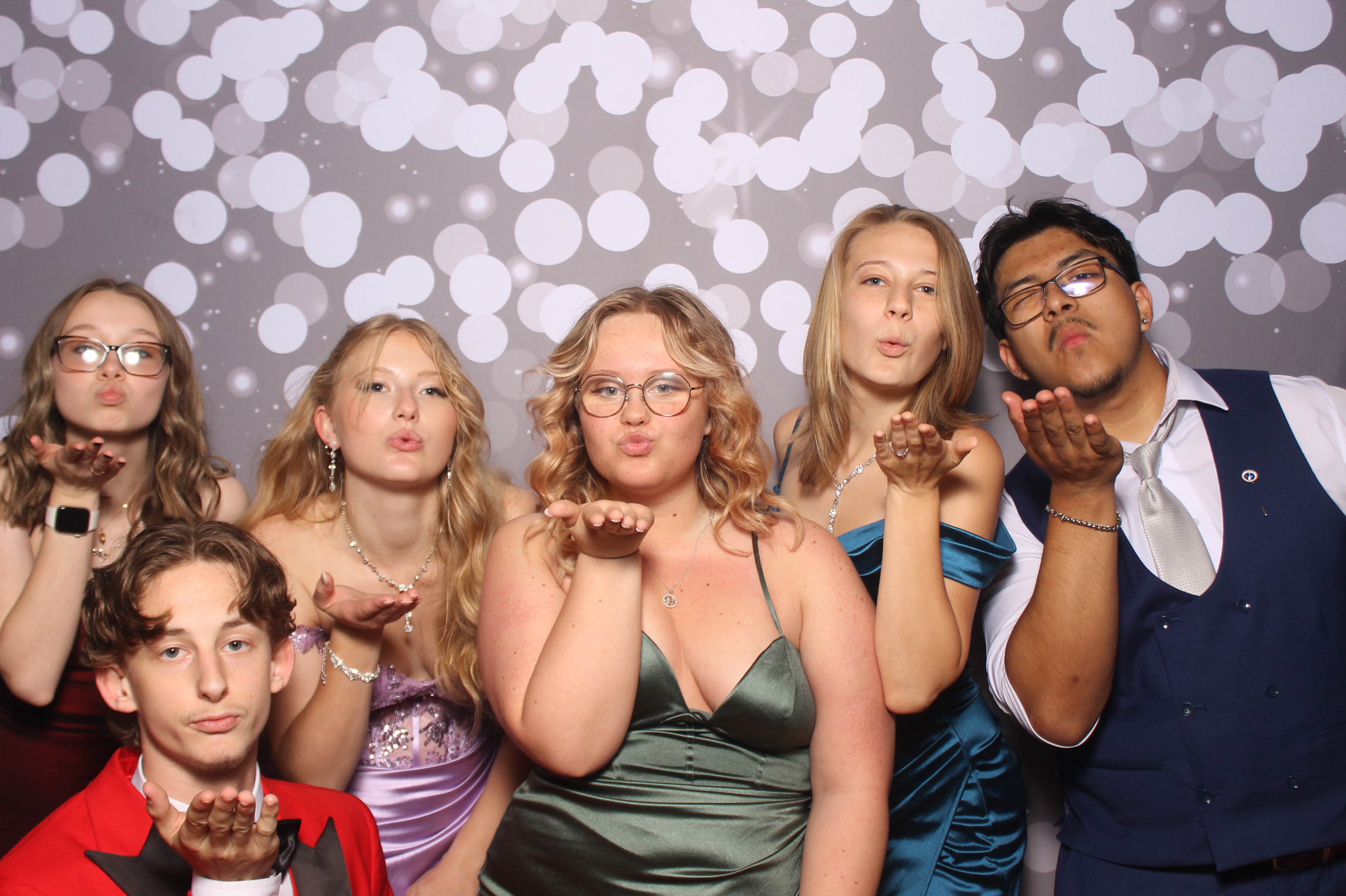 Colerain Prom 2025 | View more photos from the event at gallery.photoboothcincy.com/u/PhotoBoothCincy/Colerain-Prom-2025