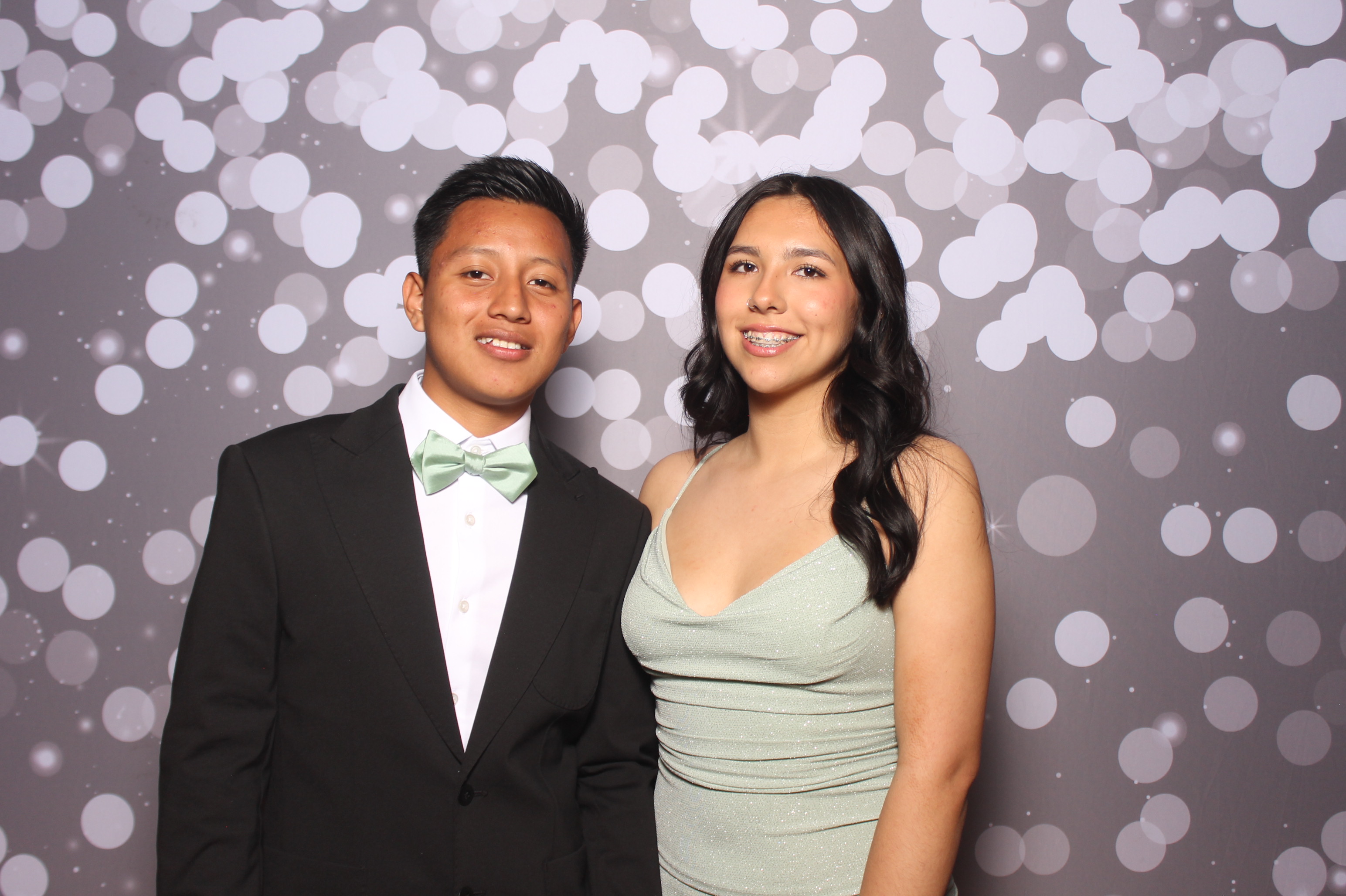 Colerain Prom 2025 | View more photos from the event at gallery.photoboothcincy.com/u/PhotoBoothCincy/Colerain-Prom-2025