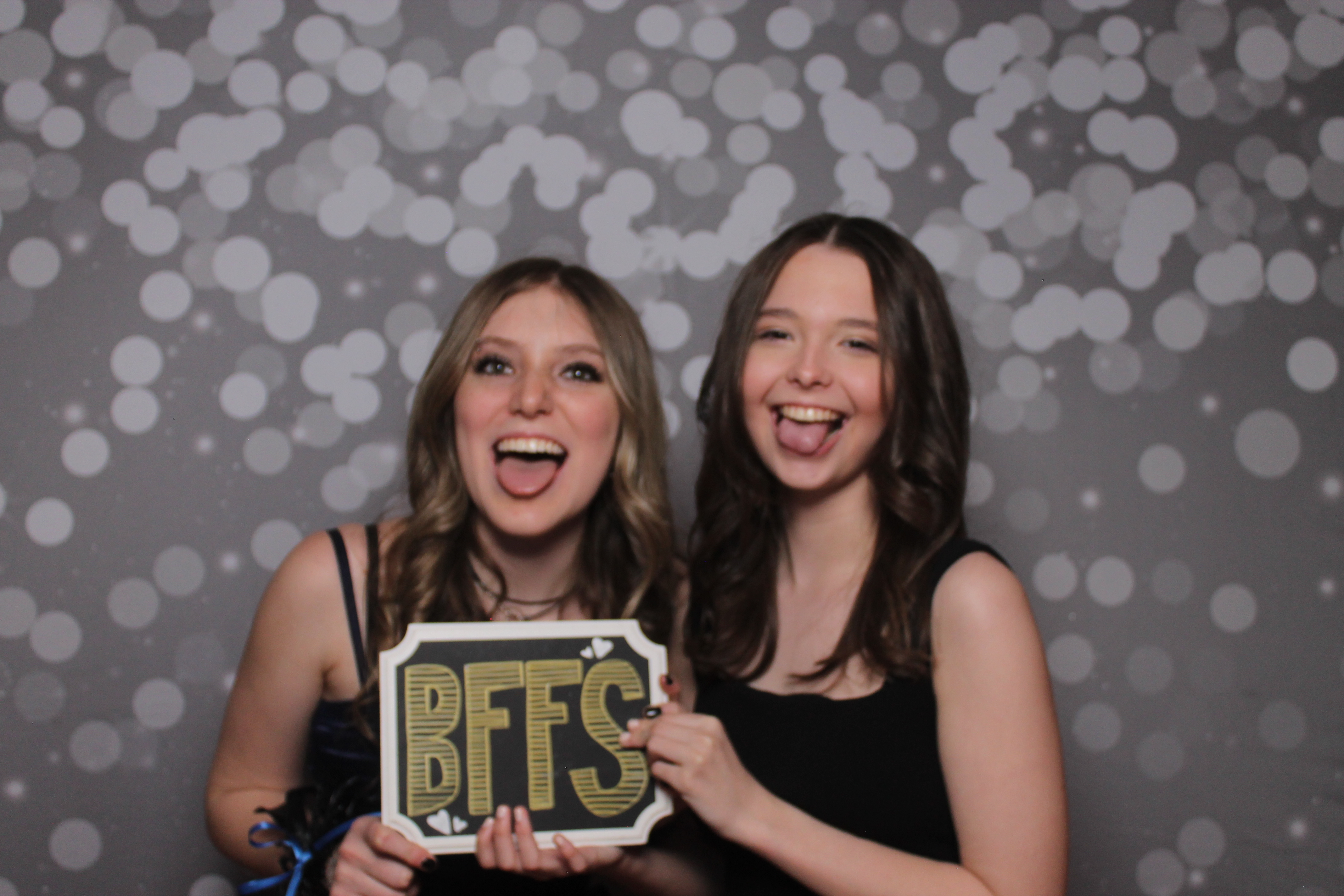 Cooper High School Prom | View more photos from the event at gallery.photoboothcincy.com/u/PhotoBoothCincy/Cooper-High-School-Prom