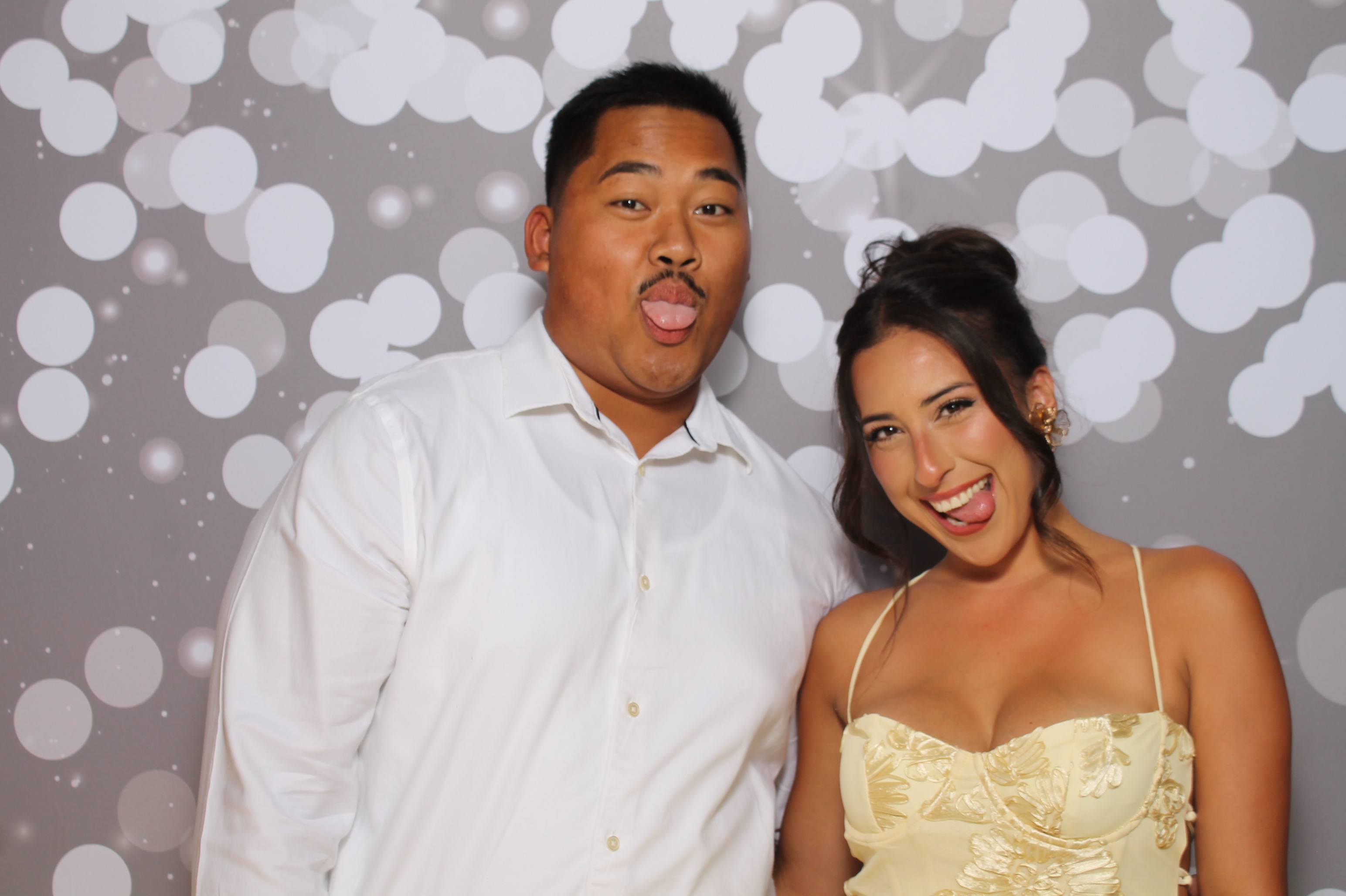 Corianne & Ryan | View more photos from the event at gallery.photoboothcincy.com/u/PhotoBoothCincy/Corianne-Ryan