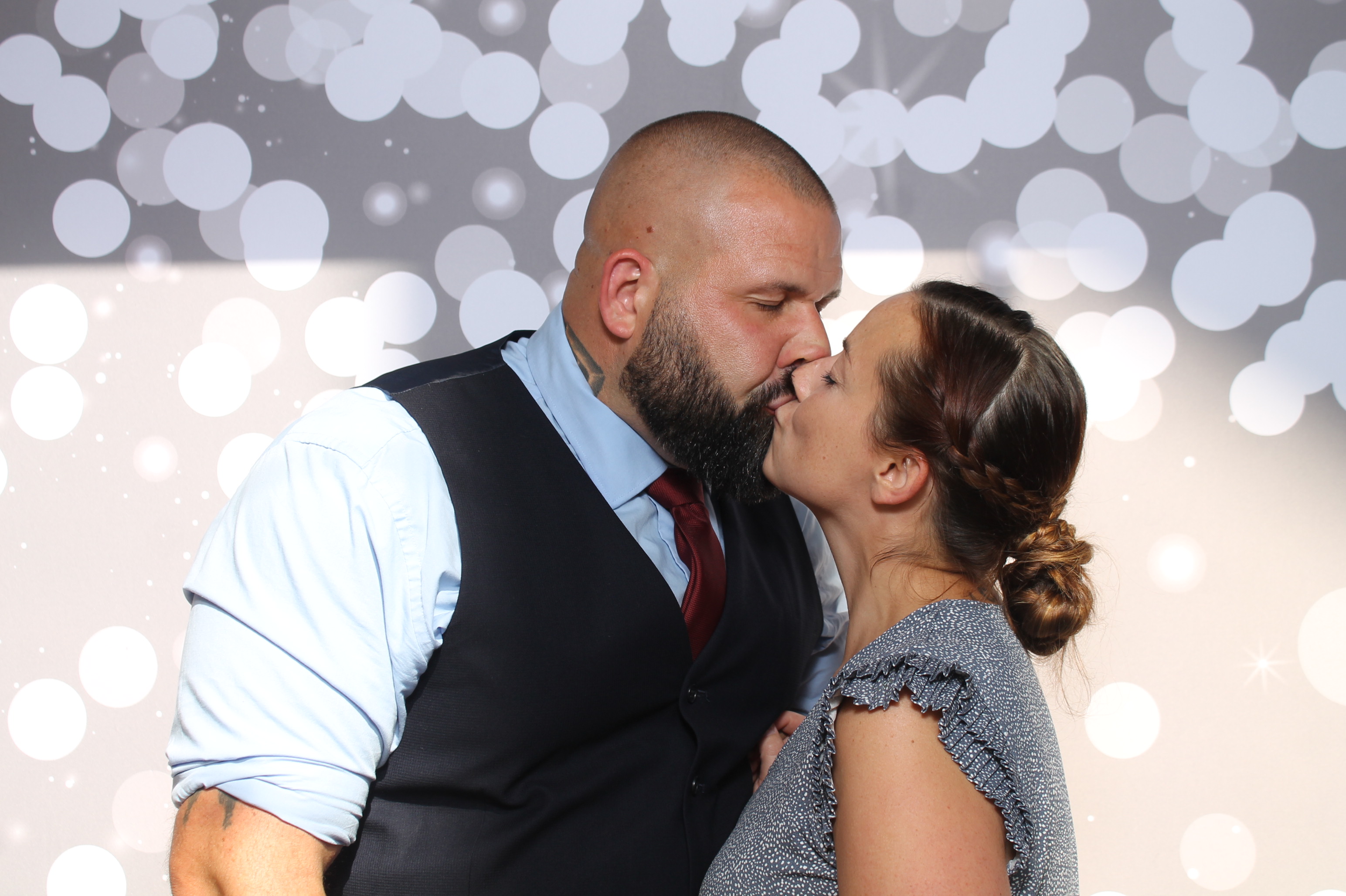 Corianne & Ryan | View more photos from the event at gallery.photoboothcincy.com/u/PhotoBoothCincy/Corianne-Ryan