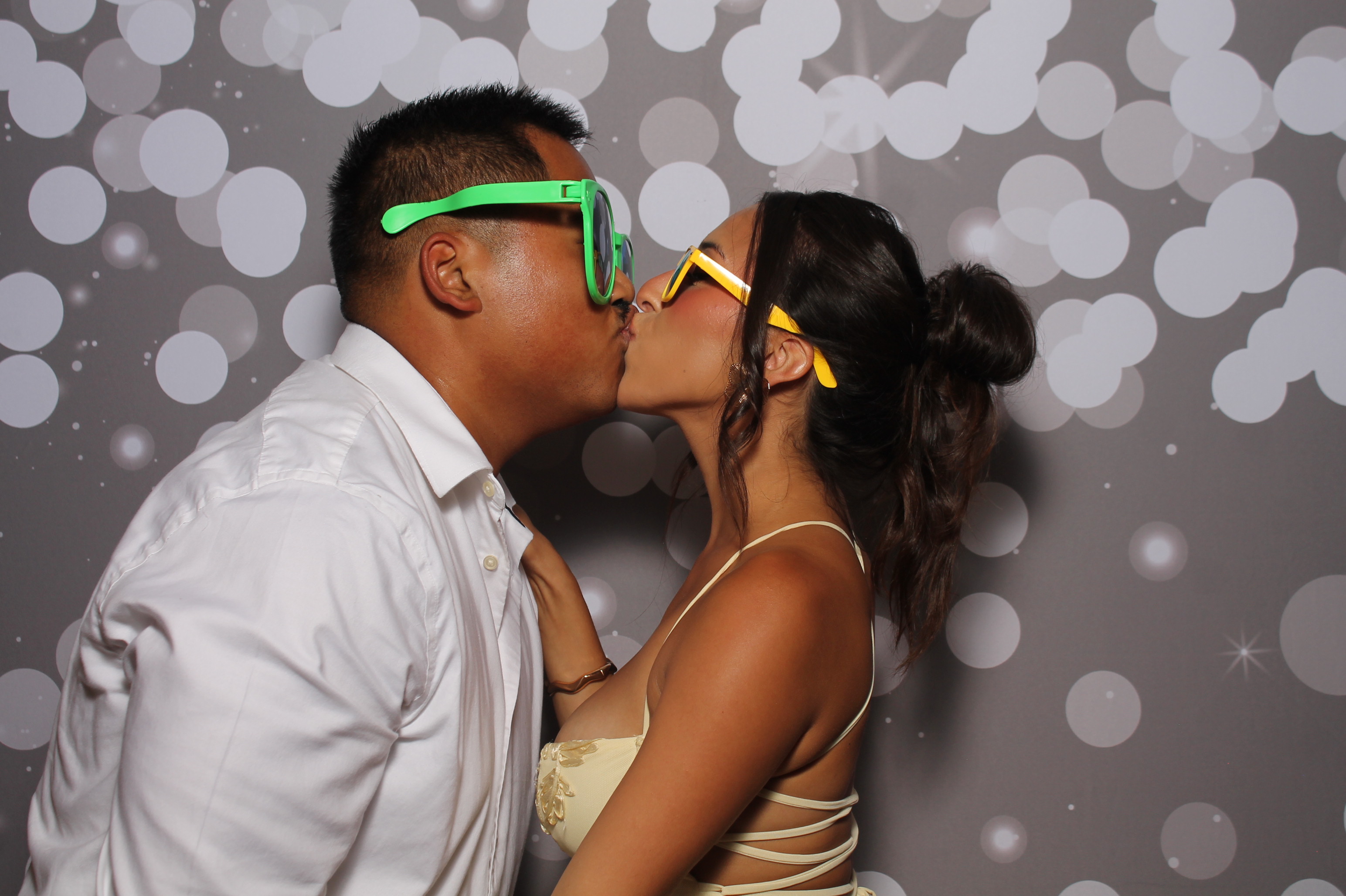 Corianne & Ryan | View more photos from the event at gallery.photoboothcincy.com/u/PhotoBoothCincy/Corianne-Ryan