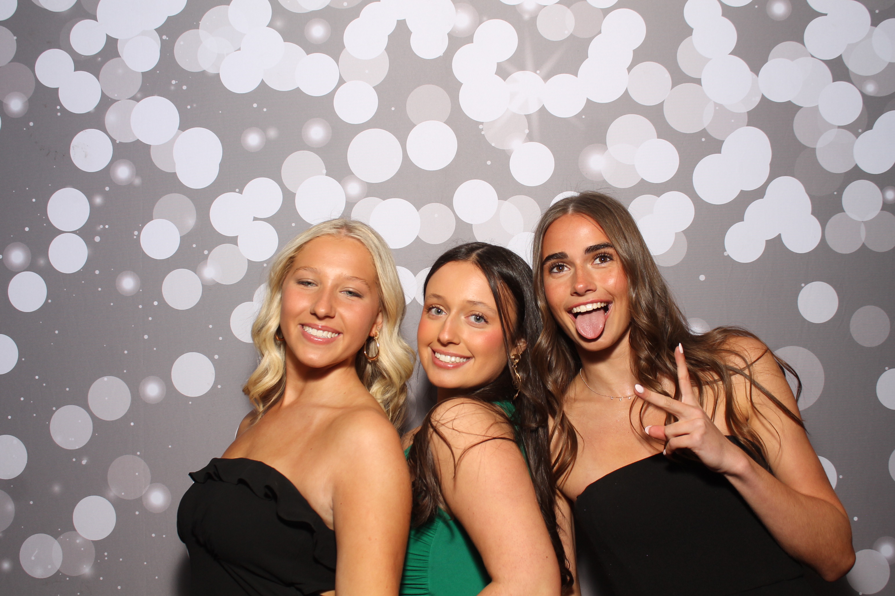 Covington Catholic Prom | View more photos from the event at gallery.photoboothcincy.com/u/PhotoBoothCincy/Covington-Catholic-Prom-0