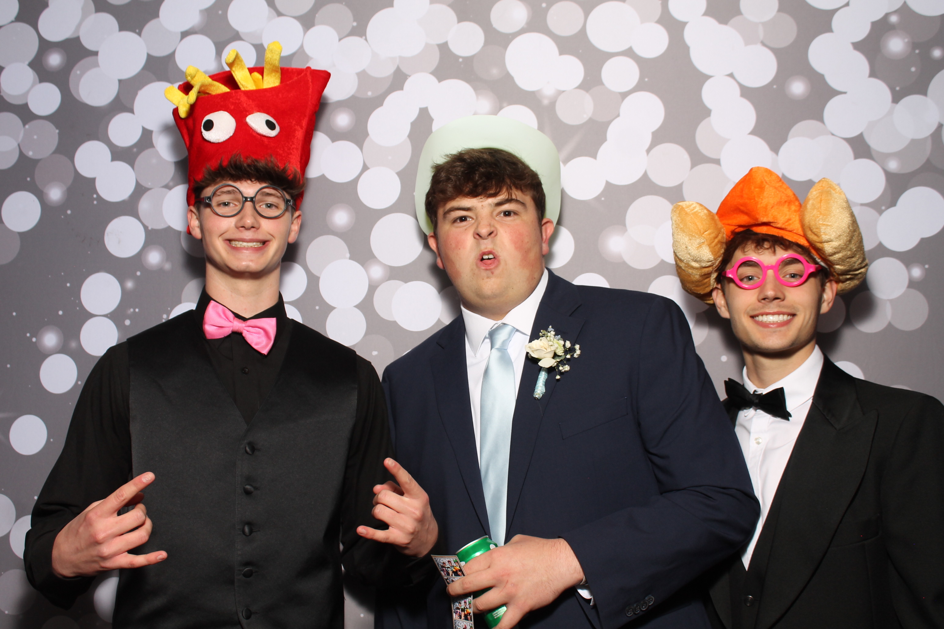 Covington Catholic Prom | View more photos from the event at gallery.photoboothcincy.com/u/PhotoBoothCincy/Covington-Catholic-Prom-0
