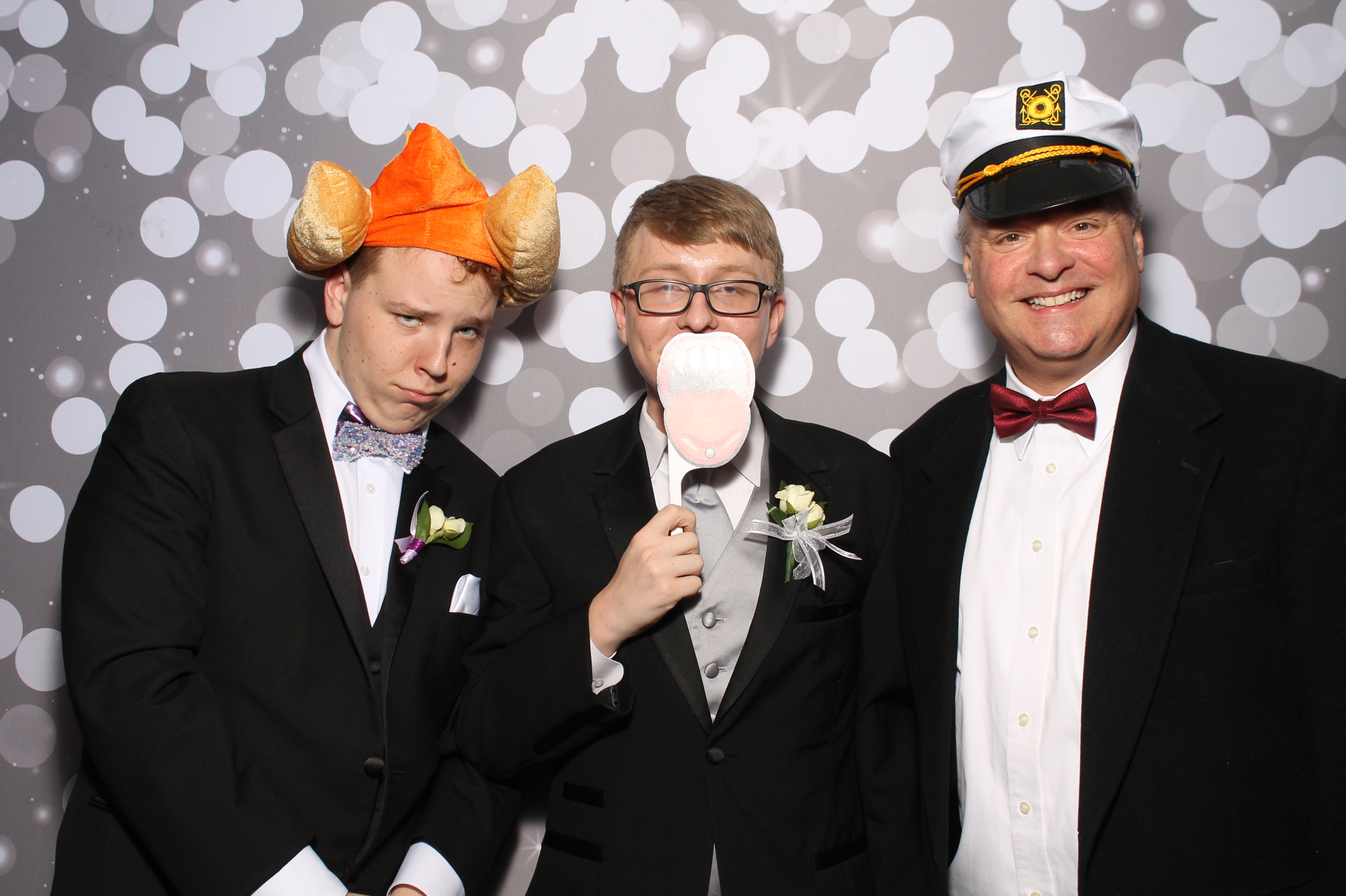 Covington Catholic Prom | View more photos from the event at gallery.photoboothcincy.com/u/PhotoBoothCincy/Covington-Catholic-Prom-0