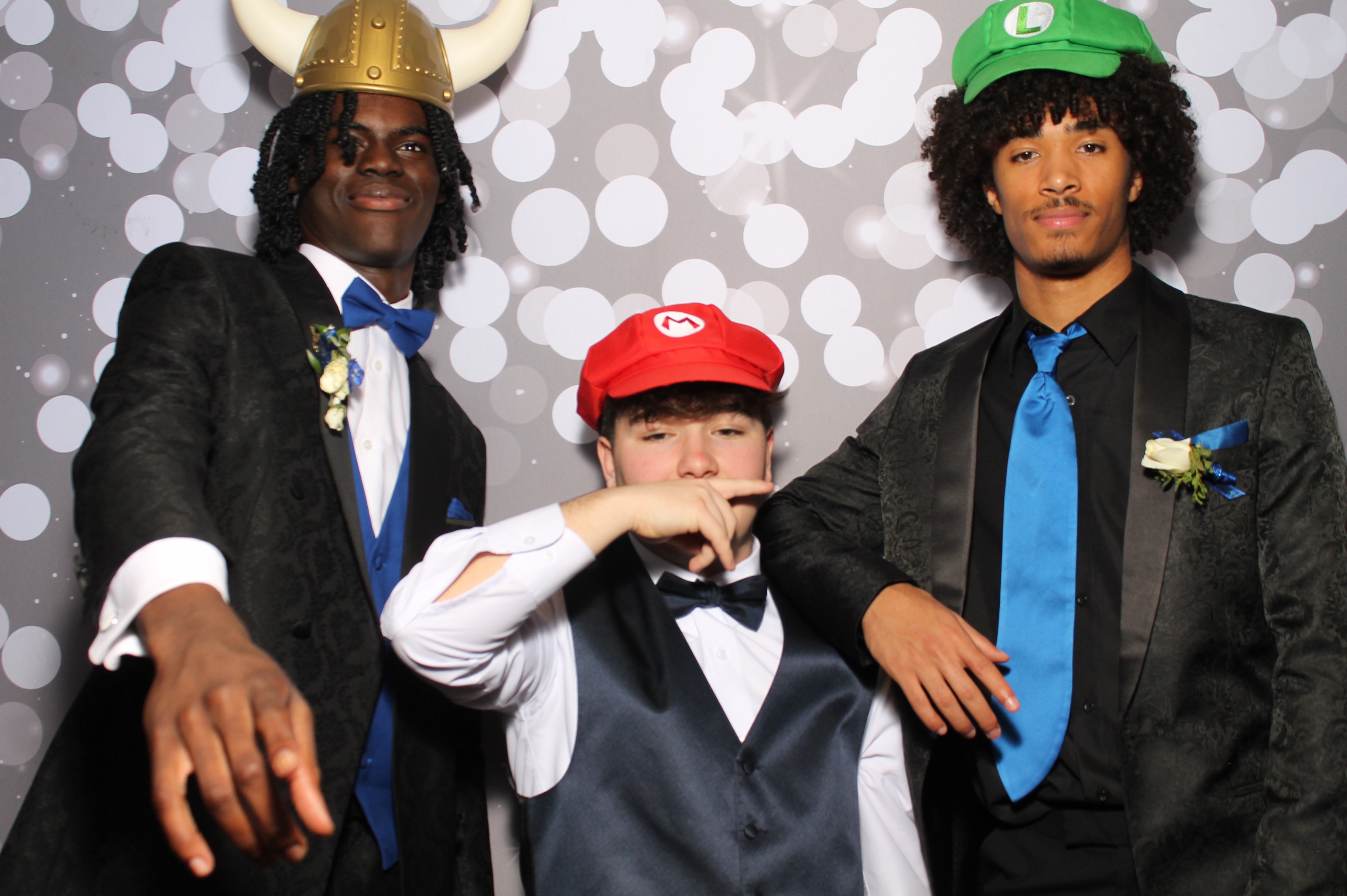 Covington Catholic Prom | View more photos from the event at gallery.photoboothcincy.com/u/PhotoBoothCincy/Covington-Catholic-Prom-0