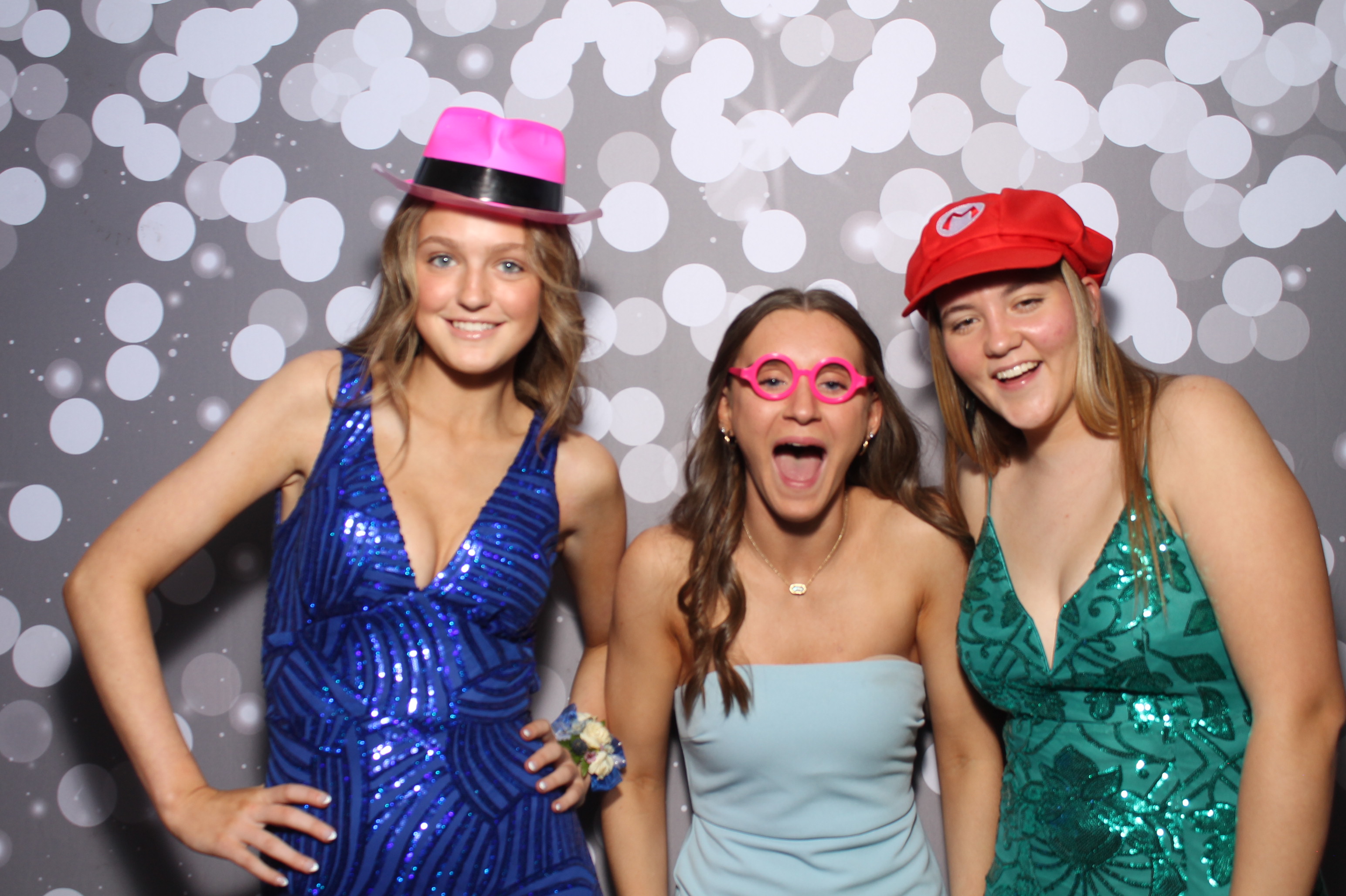 Covington Catholic Prom | View more photos from the event at gallery.photoboothcincy.com/u/PhotoBoothCincy/Covington-Catholic-Prom-0