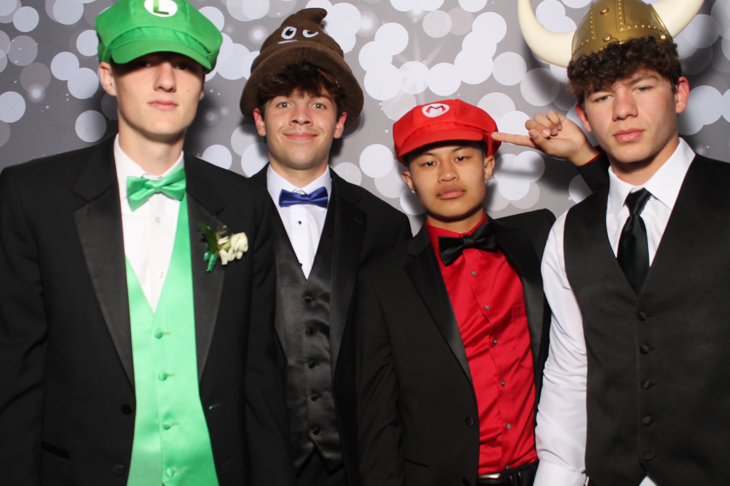 Covington Catholic Prom | View more photos from the event at gallery.photoboothcincy.com/u/PhotoBoothCincy/Covington-Catholic-Prom-0