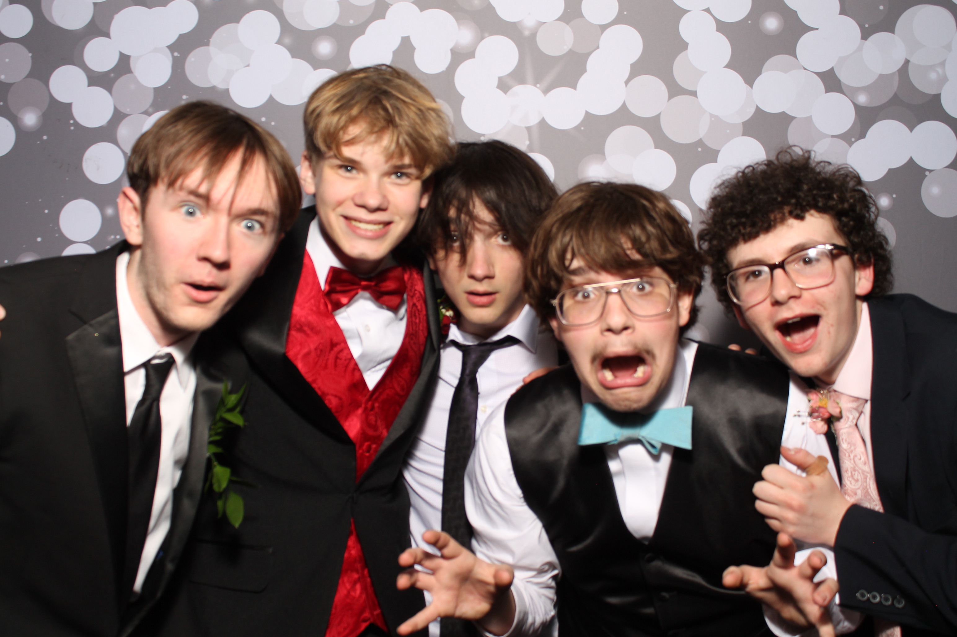 Covington Catholic Prom | View more photos from the event at gallery.photoboothcincy.com/u/PhotoBoothCincy/Covington-Catholic-Prom-0