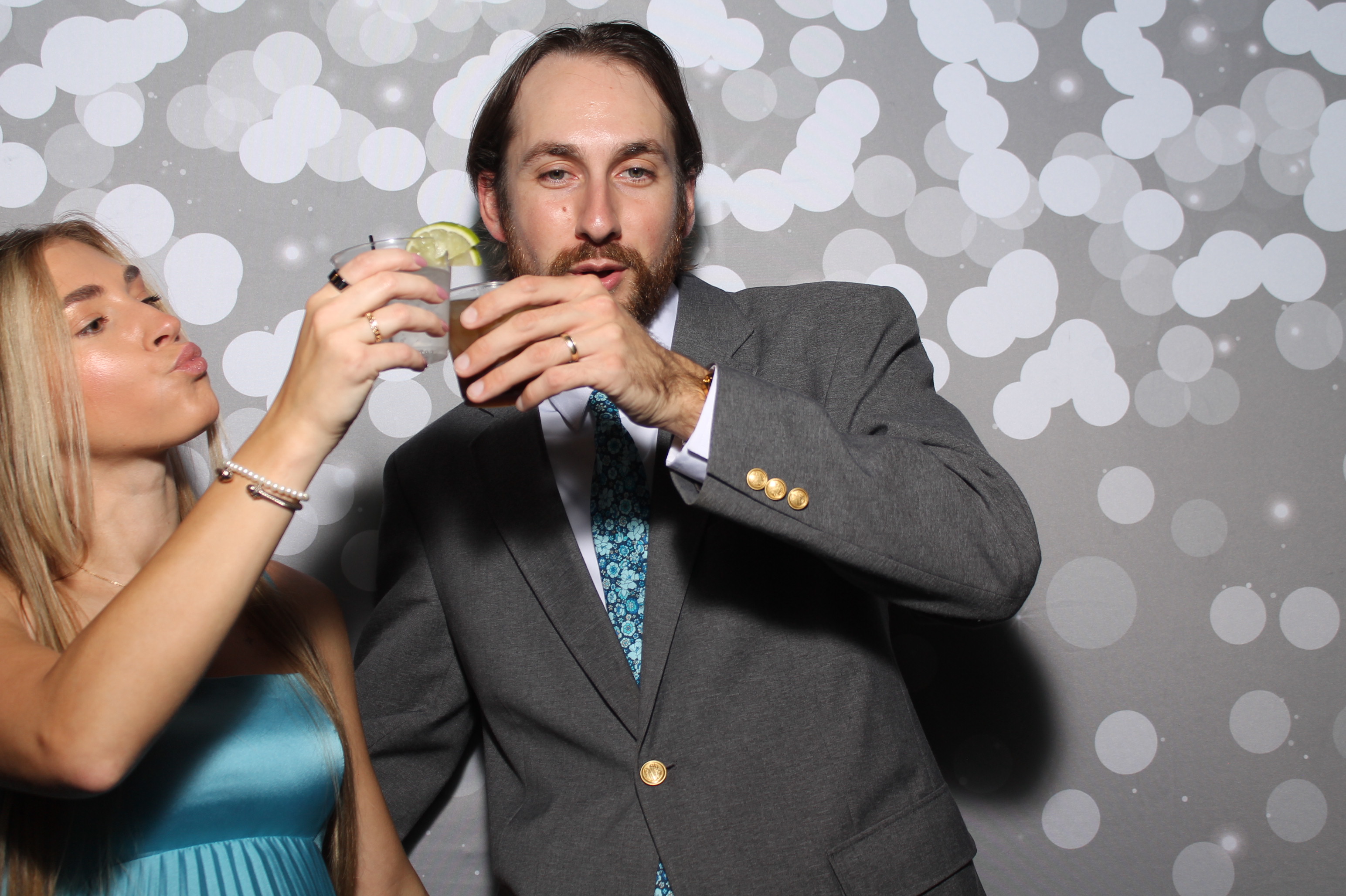 Curtis & Miranda | View more photos from the event at gallery.photoboothcincy.com/u/PhotoBoothCincy/Curtis-Miranda