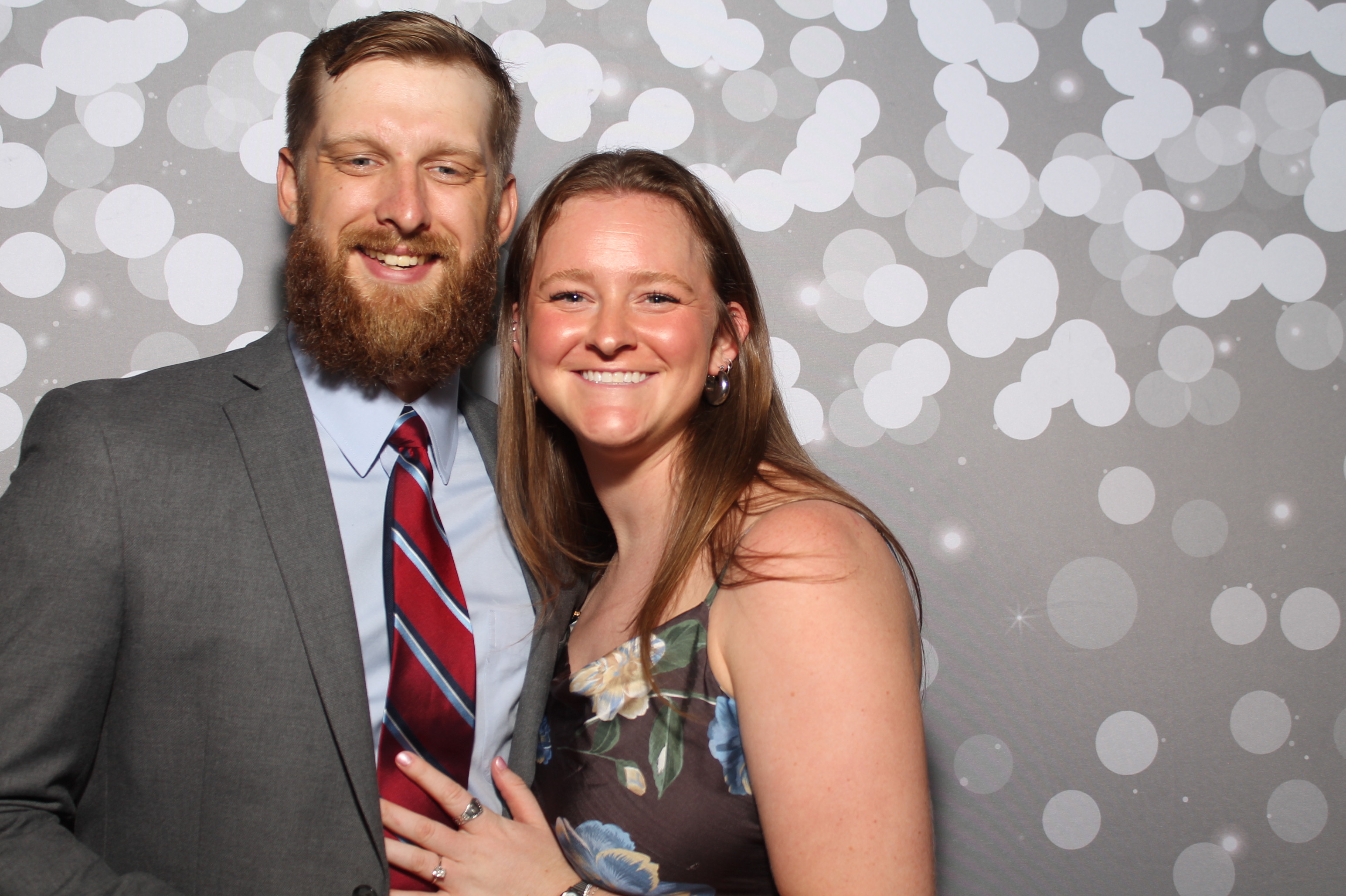 Curtis & Miranda | View more photos from the event at gallery.photoboothcincy.com/u/PhotoBoothCincy/Curtis-Miranda