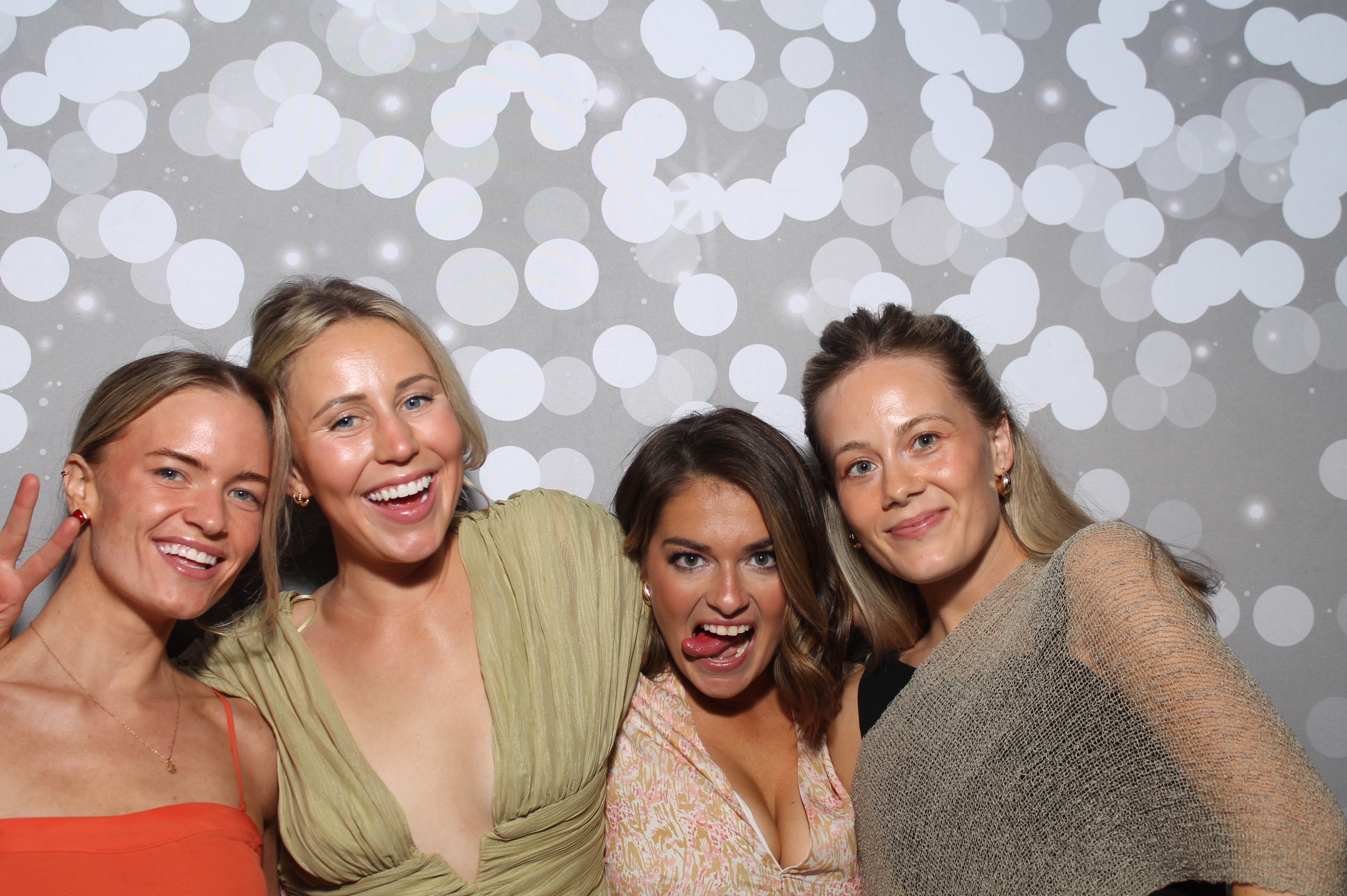 Curtis & Miranda's Wedding V2 | View more photos from the event at gallery.photoboothcincy.com/u/PhotoBoothCincy/Curtis-Mirandas-Wedding-V2