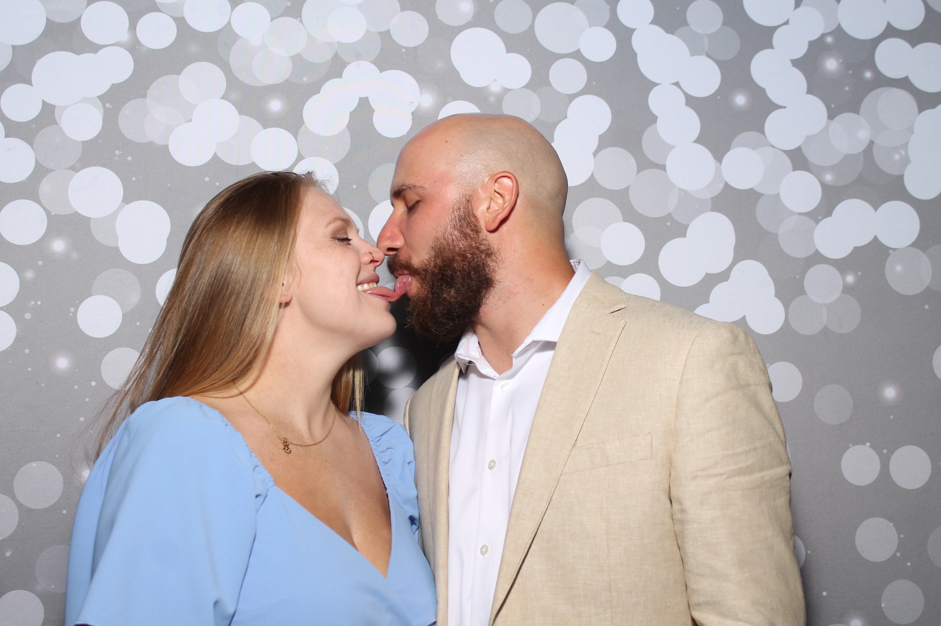 Curtis & Miranda's Wedding V2 | View more photos from the event at gallery.photoboothcincy.com/u/PhotoBoothCincy/Curtis-Mirandas-Wedding-V2