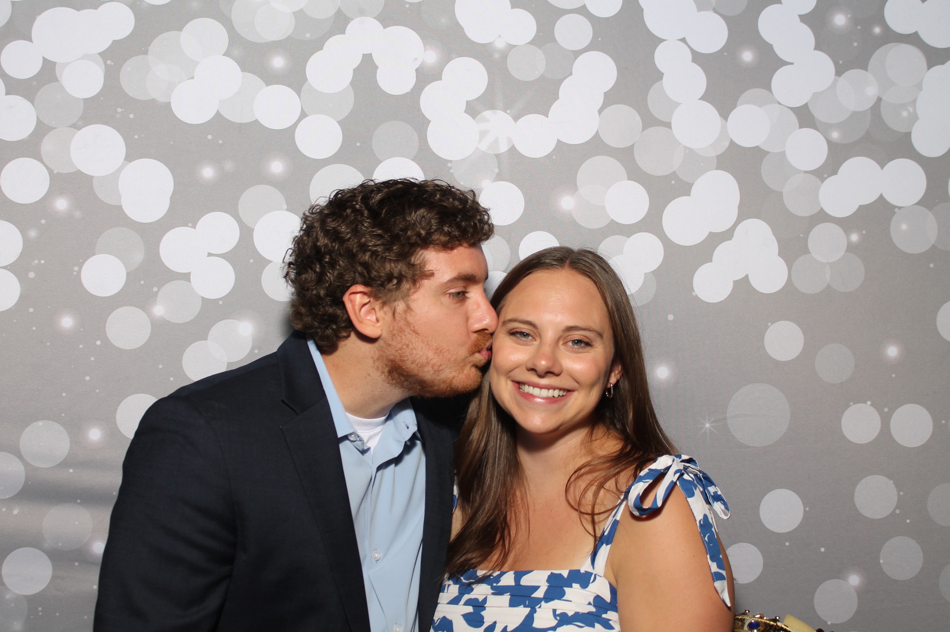Curtis & Miranda's Wedding V2 | View more photos from the event at gallery.photoboothcincy.com/u/PhotoBoothCincy/Curtis-Mirandas-Wedding-V2