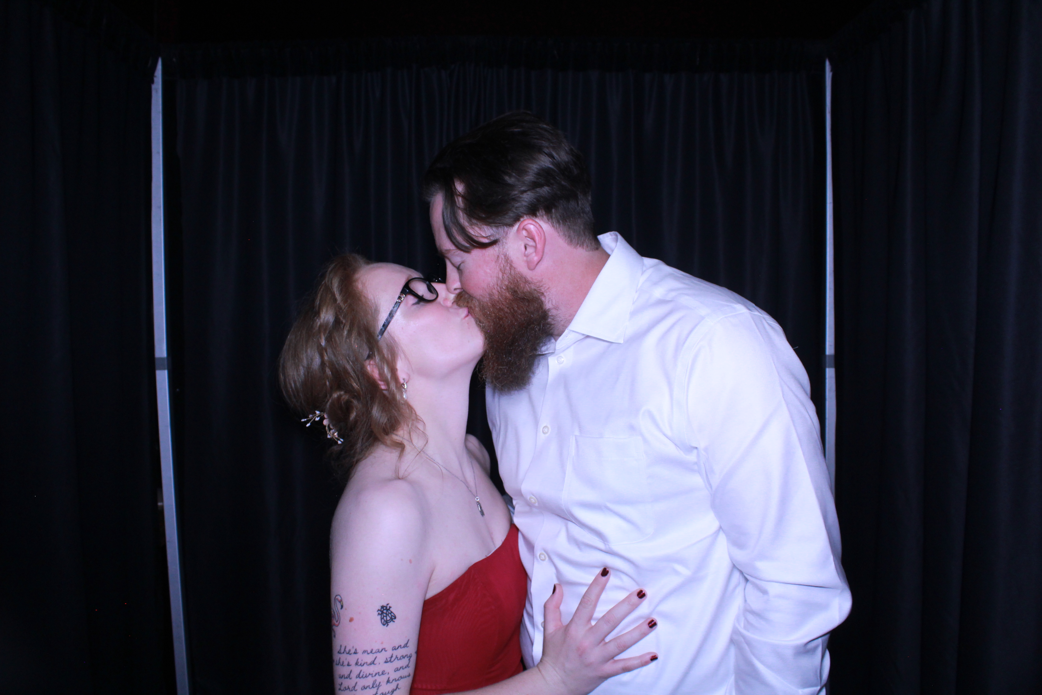 Dakota & Nikki | View more photos from the event at gallery.photoboothcincy.com/u/PhotoBoothCincy/Dakota-Nikki