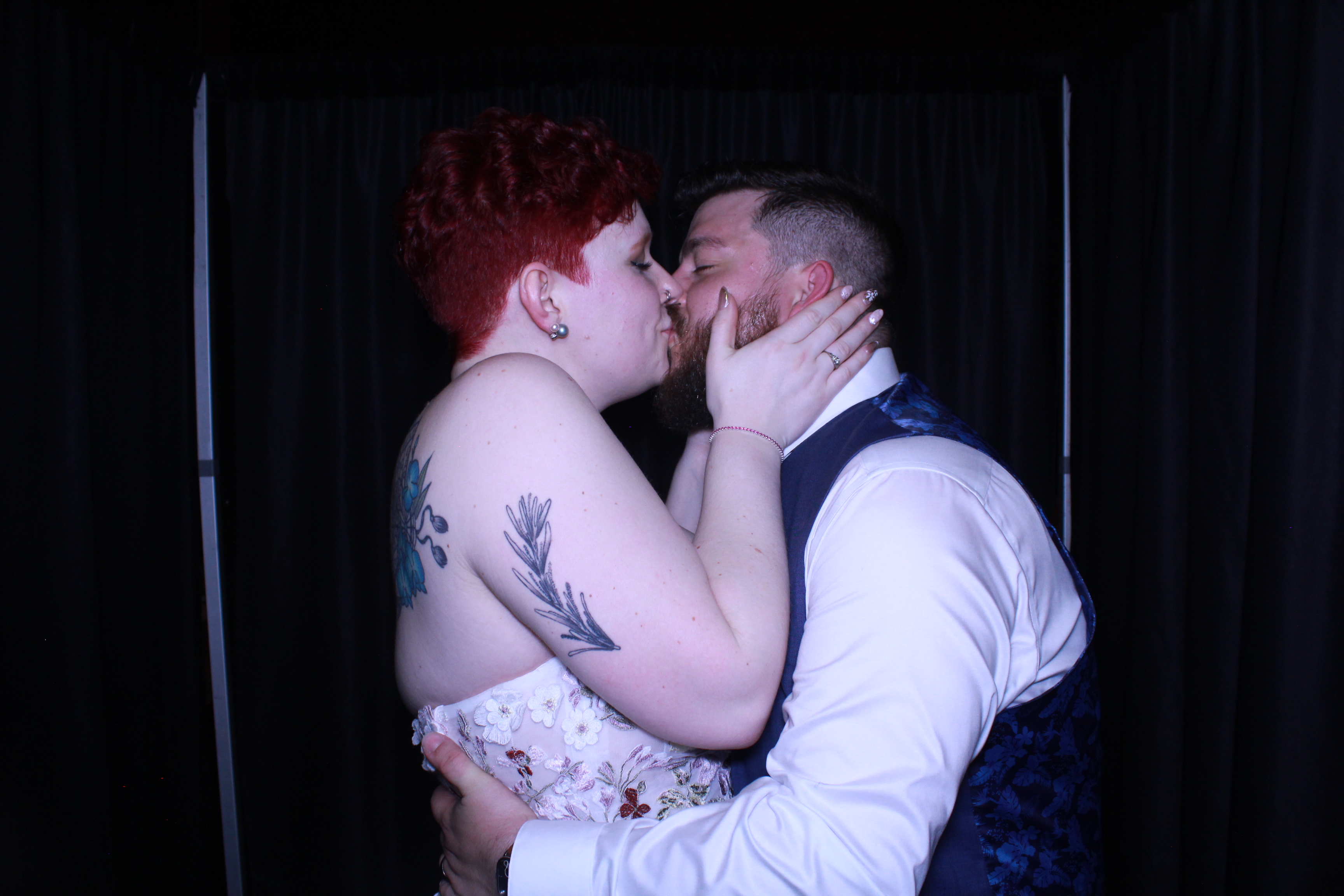 Dakota & Nikki | View more photos from the event at gallery.photoboothcincy.com/u/PhotoBoothCincy/Dakota-Nikki
