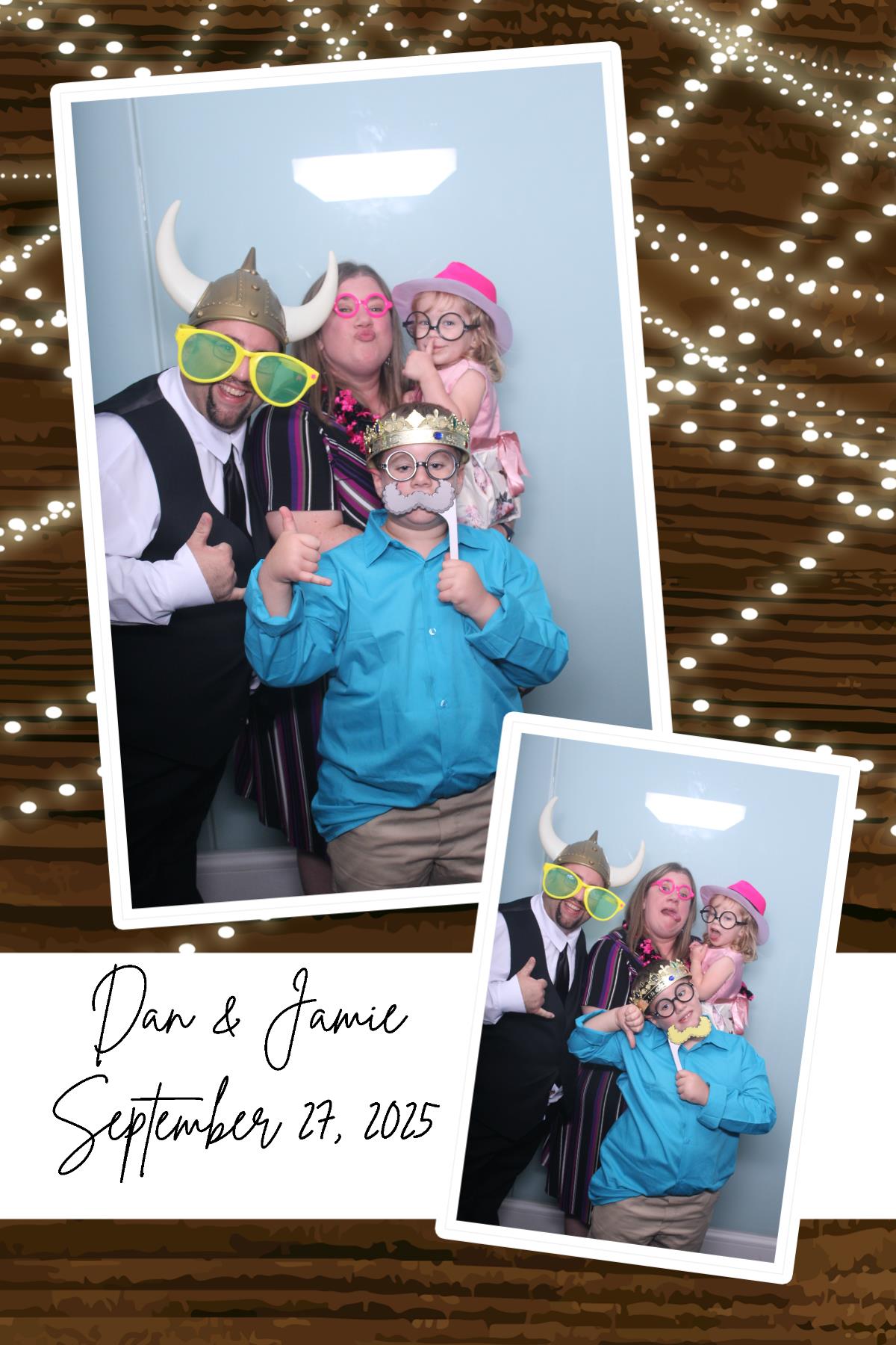 Dan & Jamie | View more photos from the event at gallery.photoboothcincy.com/u/PhotoBoothCincy/Dan-Jamie