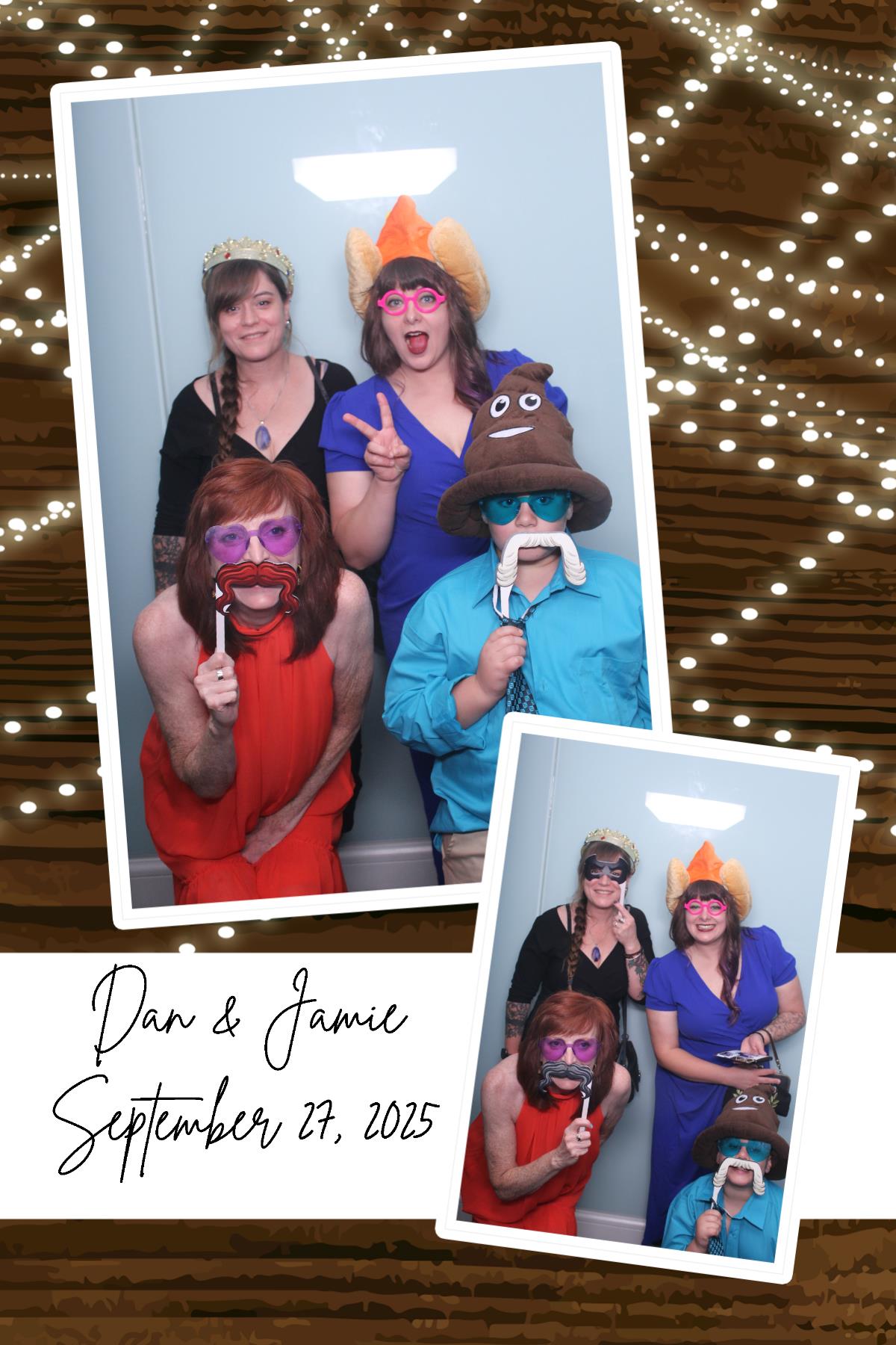 Dan & Jamie | View more photos from the event at gallery.photoboothcincy.com/u/PhotoBoothCincy/Dan-Jamie