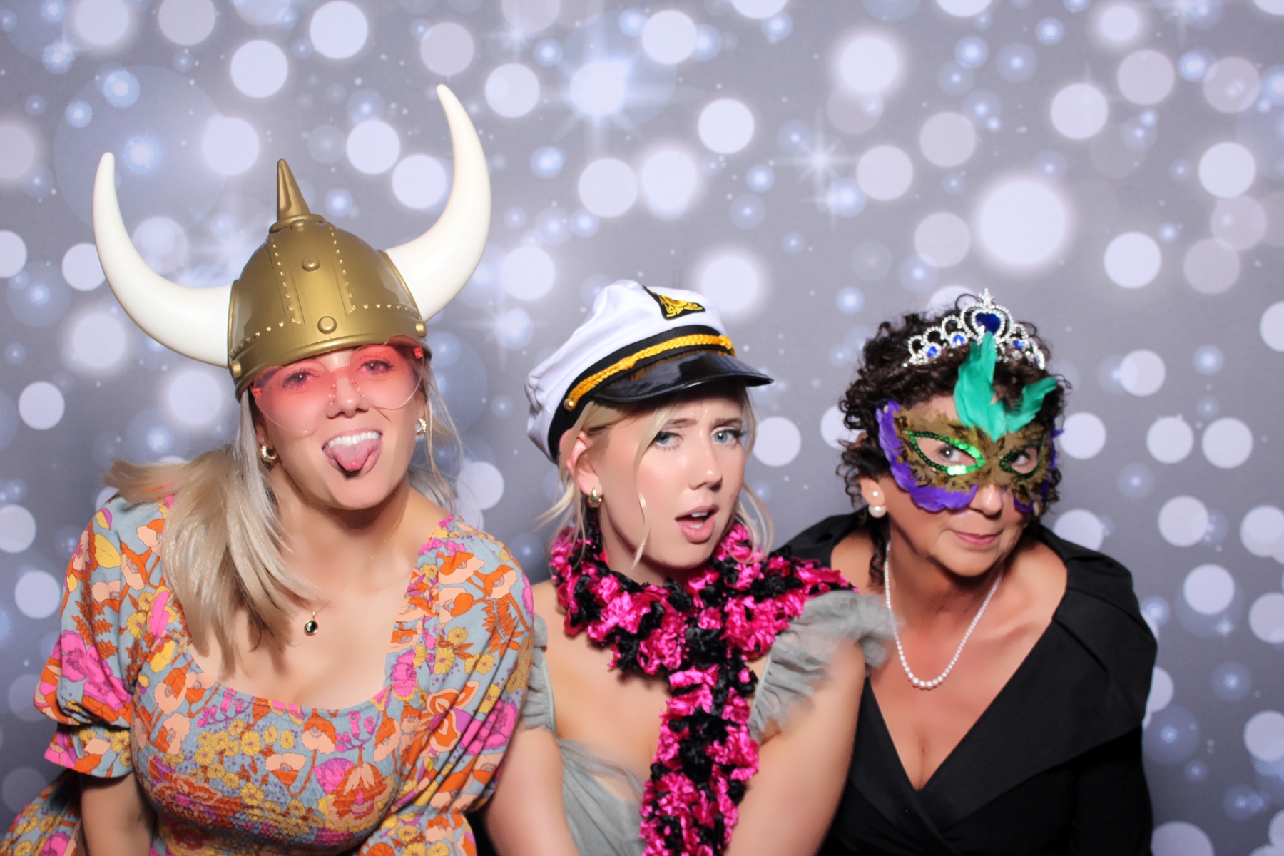 DeChant | View more photos from the event at gallery.photoboothcincy.com/u/PhotoBoothCincy/DeChant