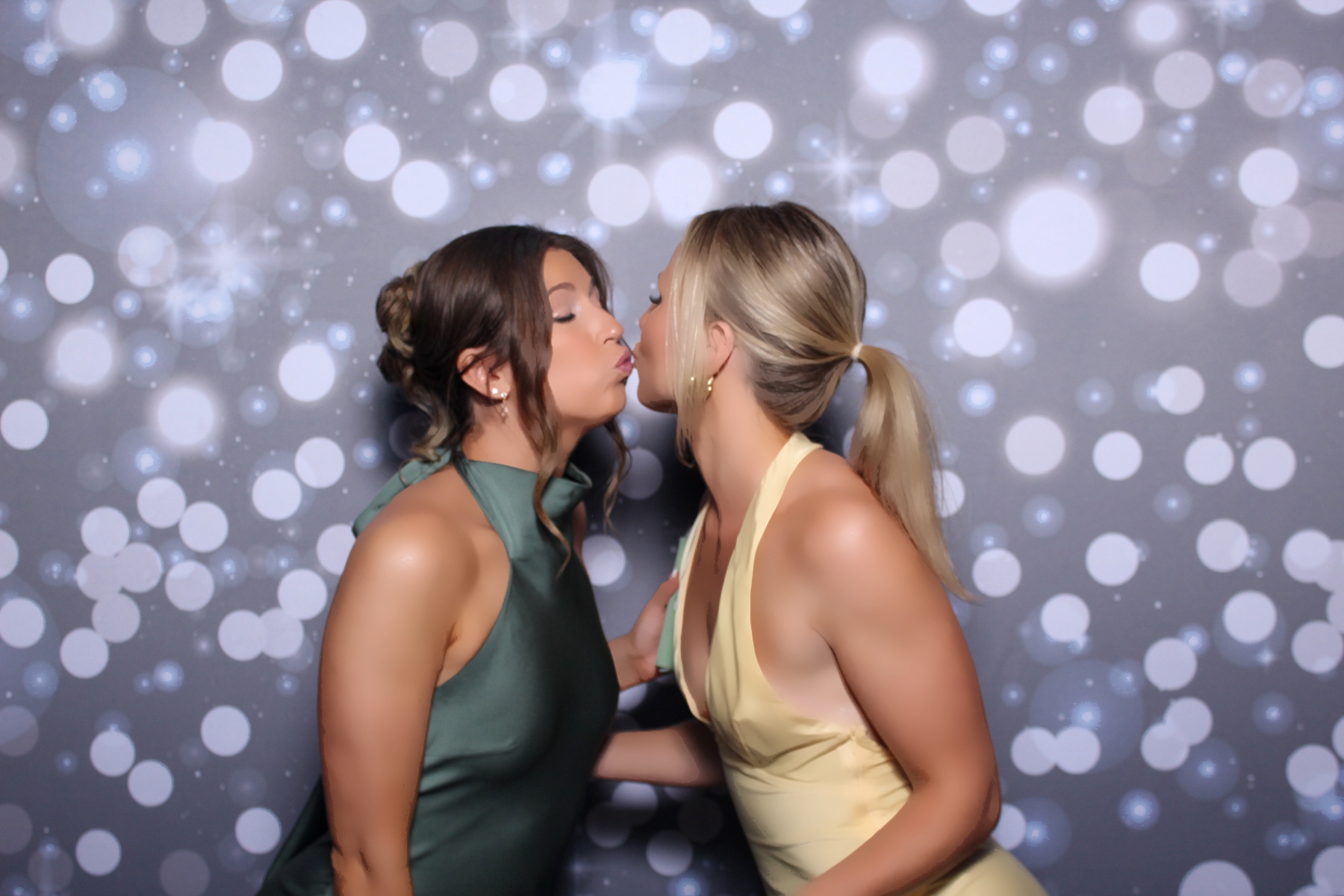 DeChant | View more photos from the event at gallery.photoboothcincy.com/u/PhotoBoothCincy/DeChant