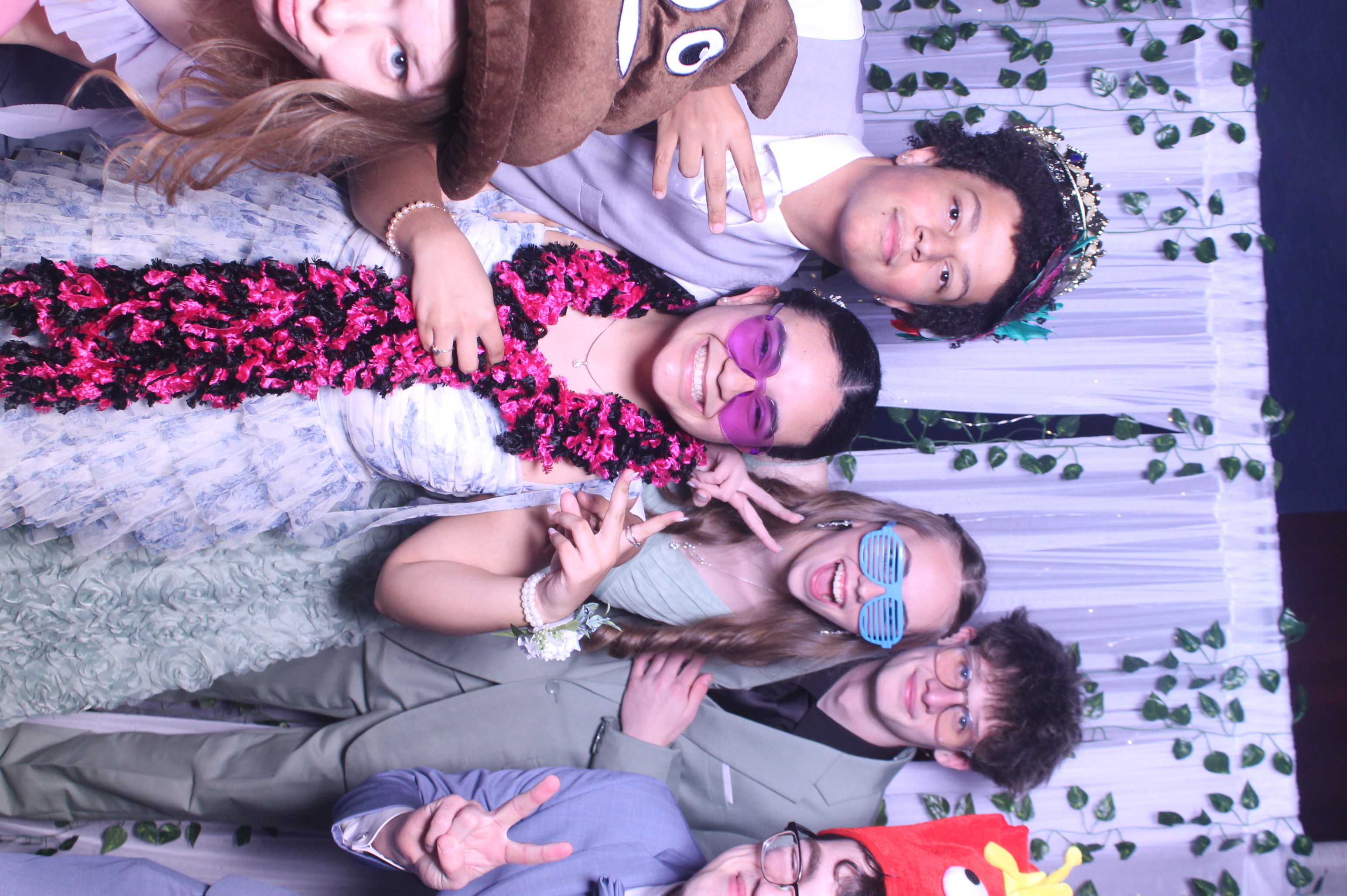 Deer Park Prom | View more photos from the event at gallery.photoboothcincy.com/u/PhotoBoothCincy/Deer-Park-Prom