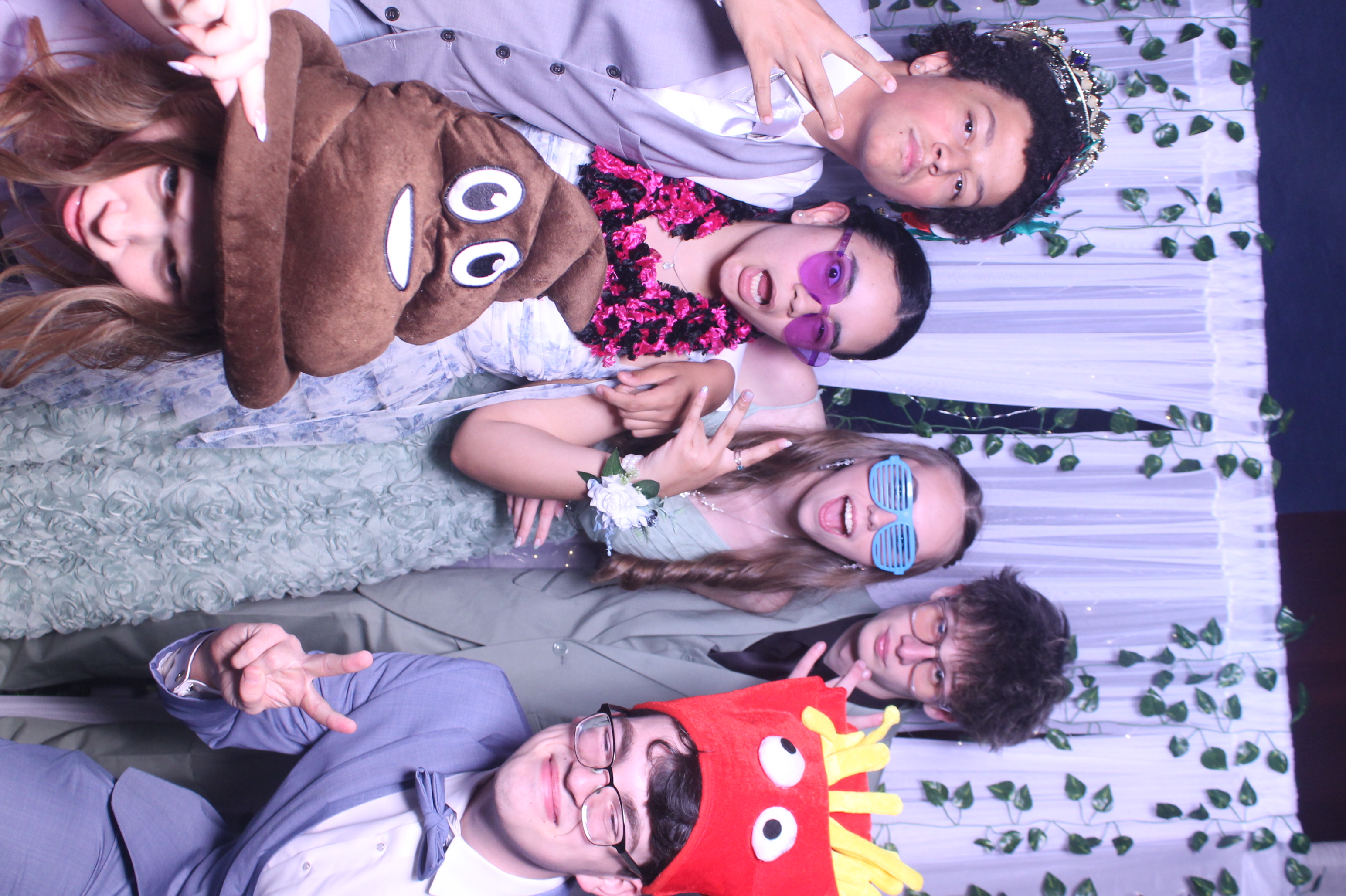 Deer Park Prom | View more photos from the event at gallery.photoboothcincy.com/u/PhotoBoothCincy/Deer-Park-Prom