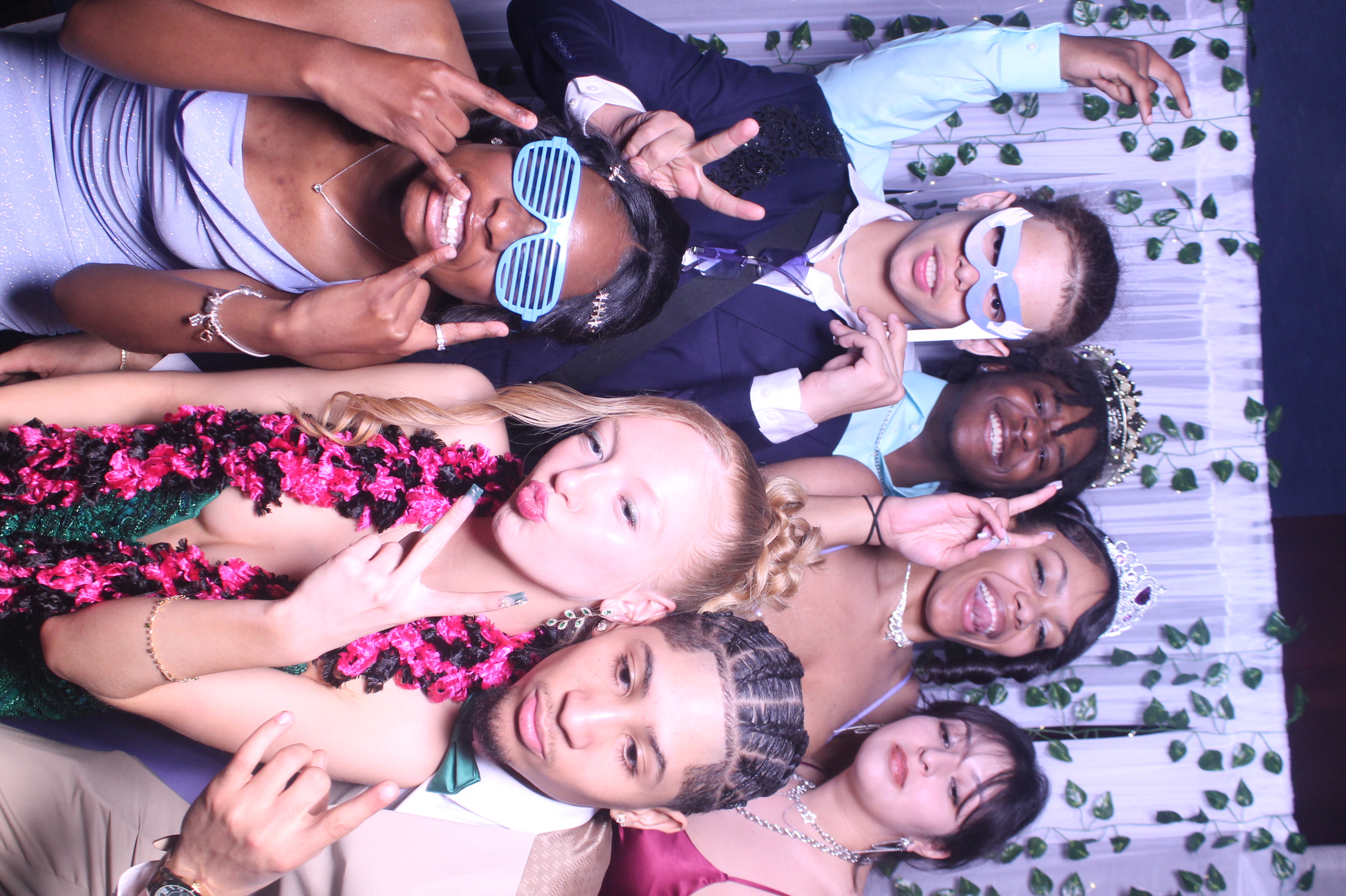 Deer Park Prom | View more photos from the event at gallery.photoboothcincy.com/u/PhotoBoothCincy/Deer-Park-Prom
