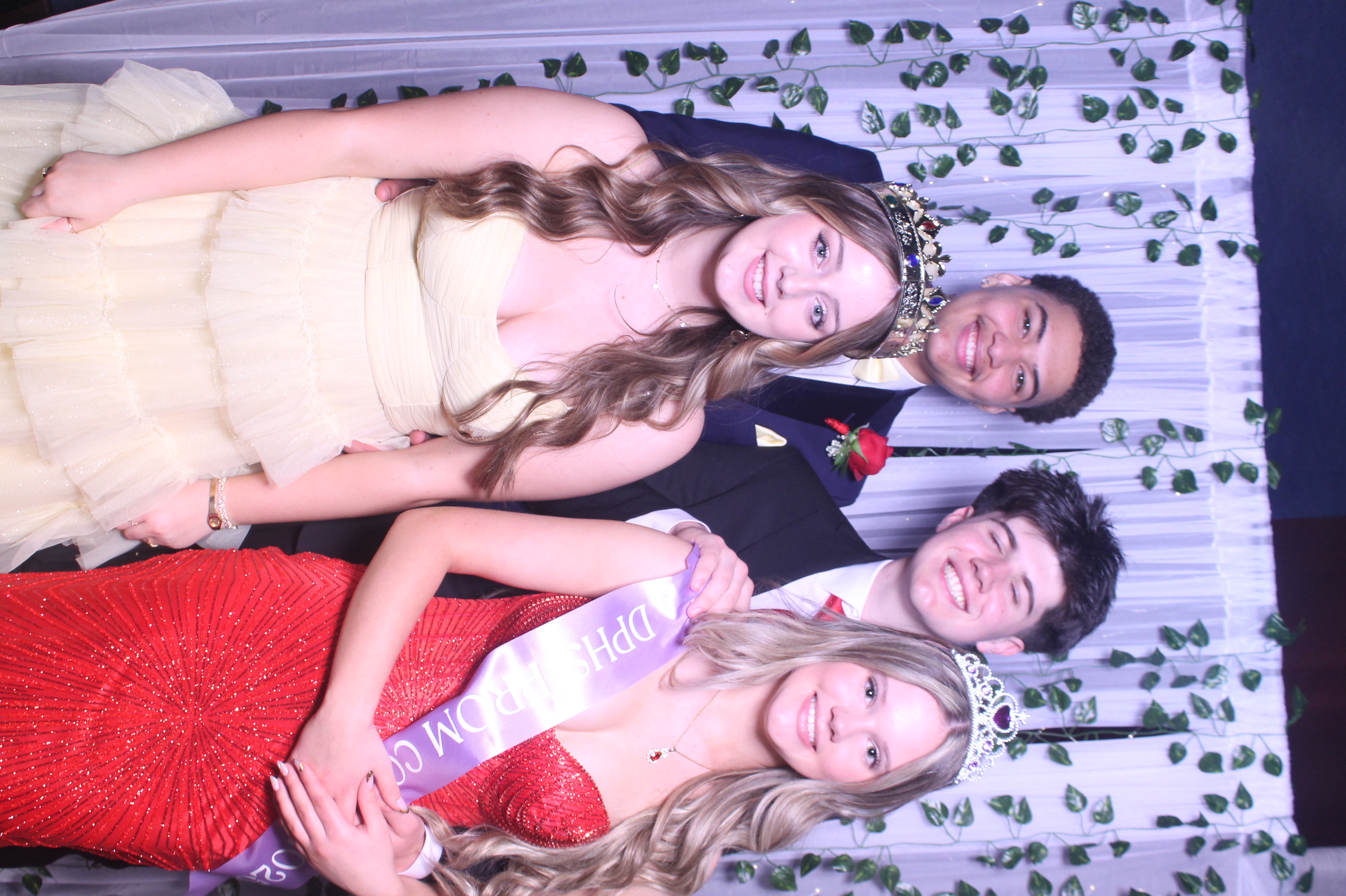 Deer Park Prom | View more photos from the event at gallery.photoboothcincy.com/u/PhotoBoothCincy/Deer-Park-Prom