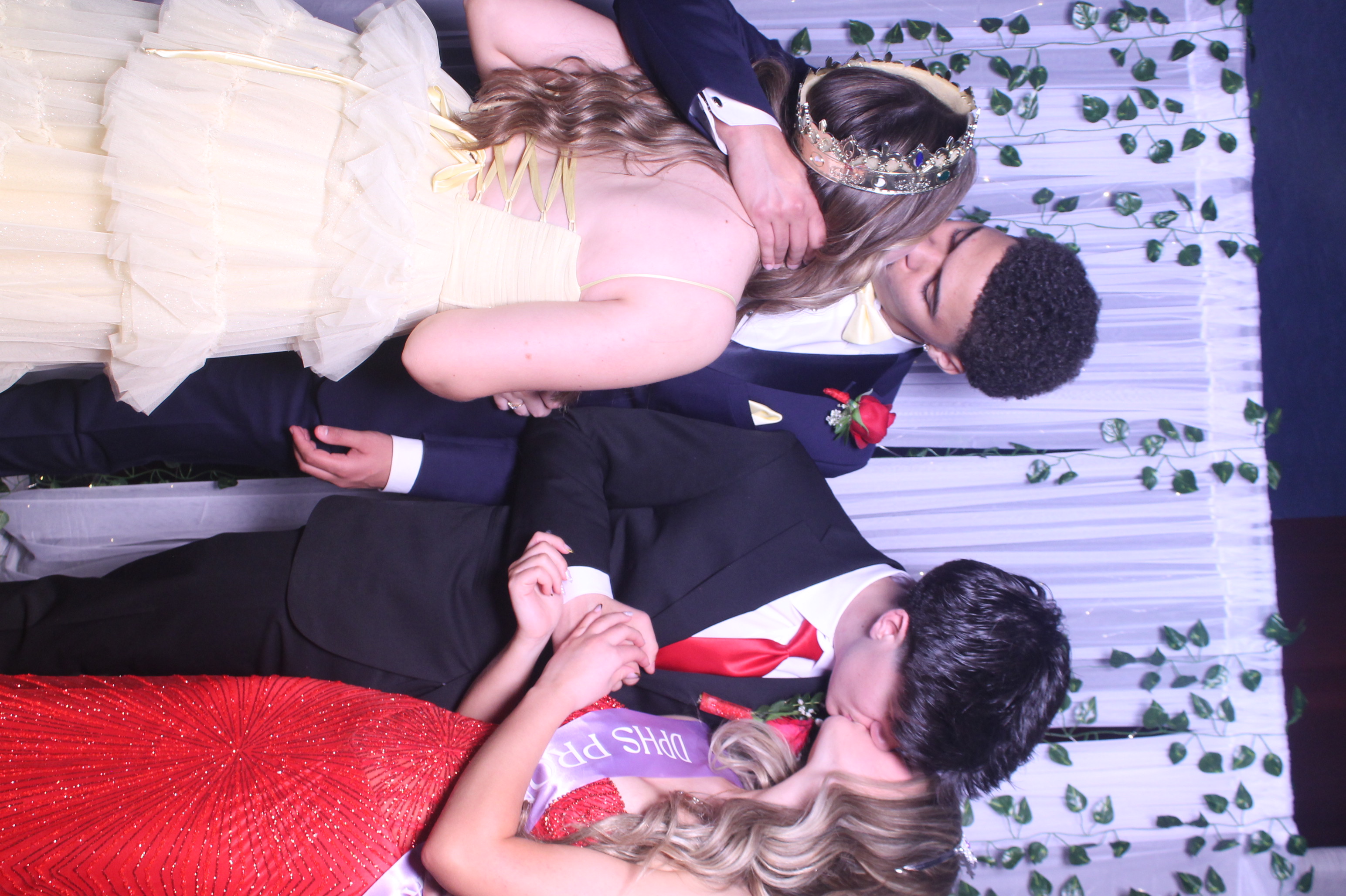 Deer Park Prom | View more photos from the event at gallery.photoboothcincy.com/u/PhotoBoothCincy/Deer-Park-Prom