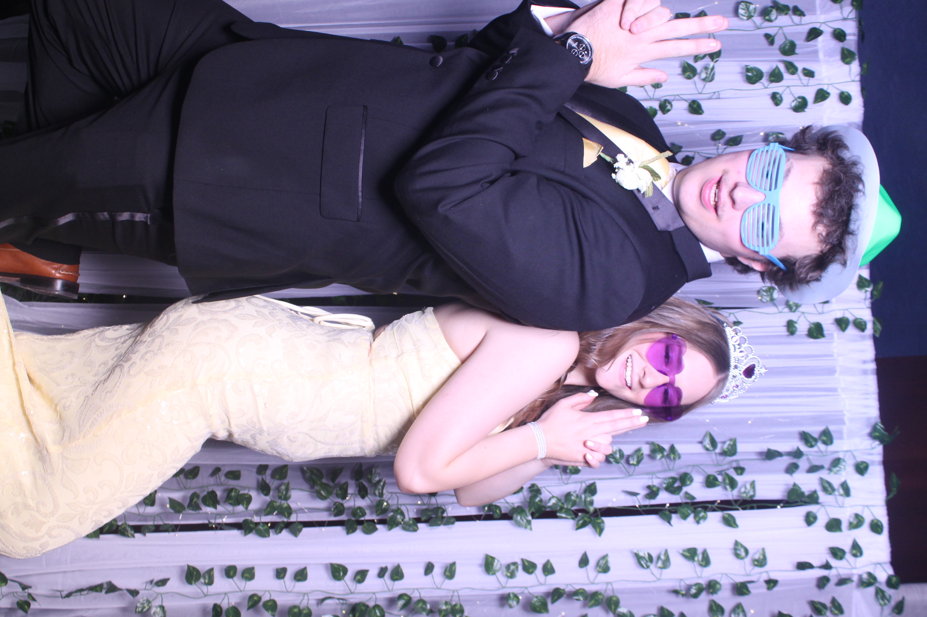 Deer Park Prom | View more photos from the event at gallery.photoboothcincy.com/u/PhotoBoothCincy/Deer-Park-Prom