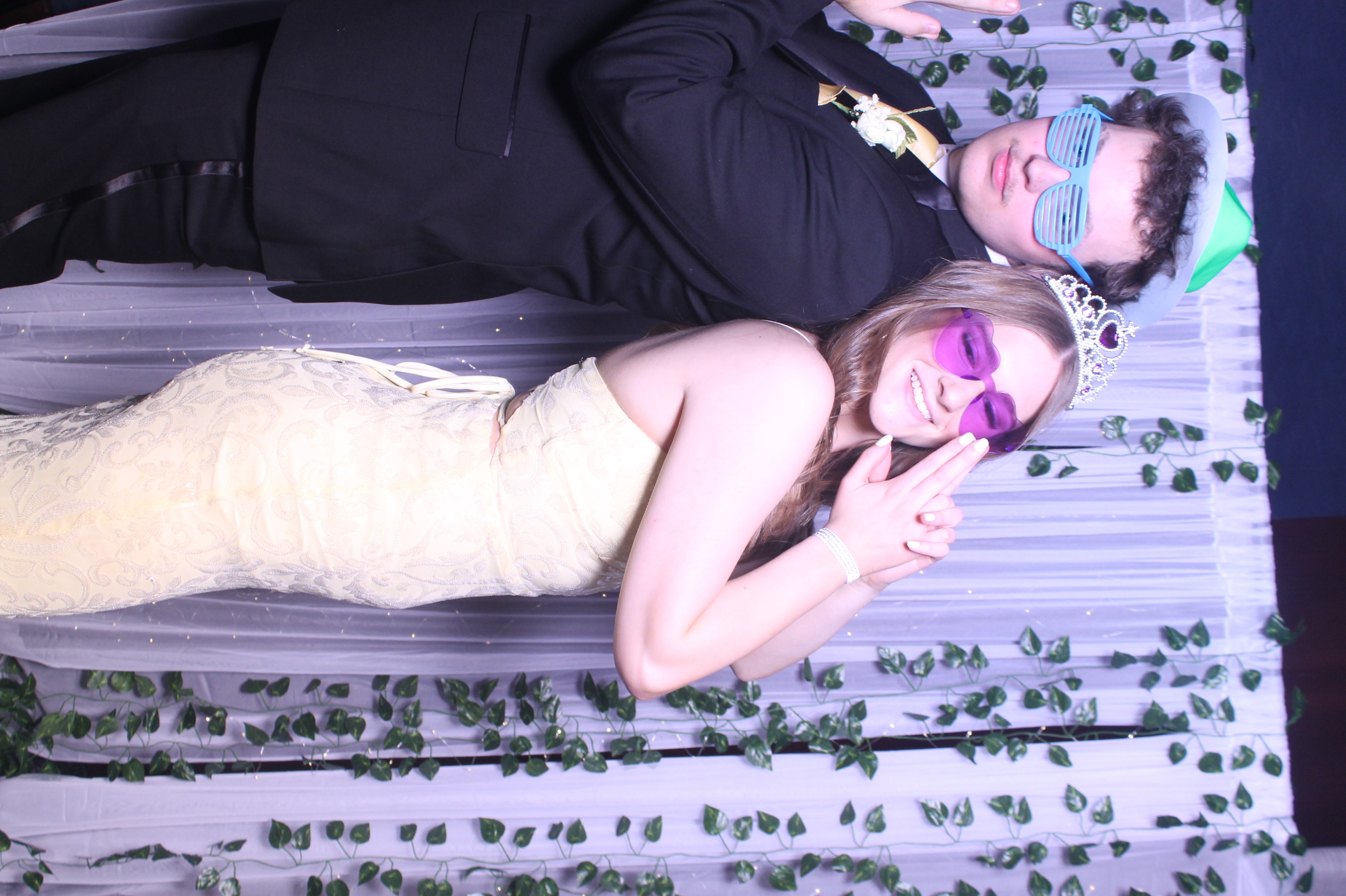 Deer Park Prom | View more photos from the event at gallery.photoboothcincy.com/u/PhotoBoothCincy/Deer-Park-Prom
