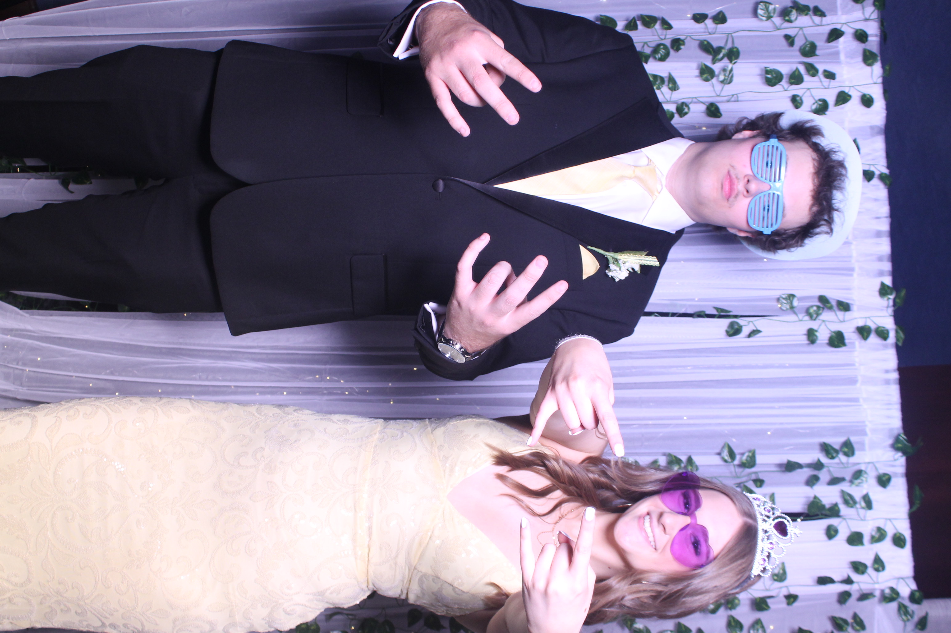 Deer Park Prom | View more photos from the event at gallery.photoboothcincy.com/u/PhotoBoothCincy/Deer-Park-Prom