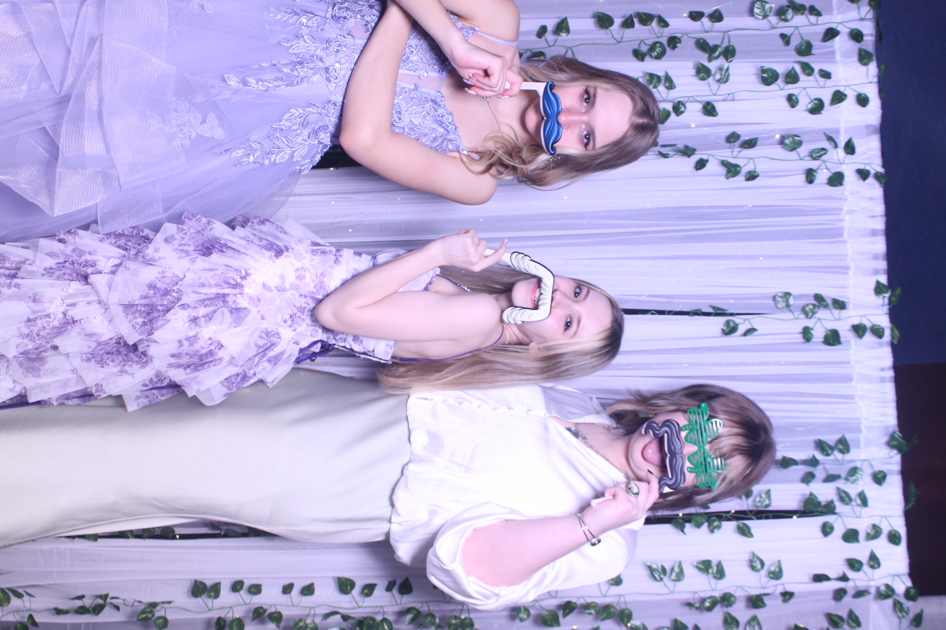 Deer Park Prom | View more photos from the event at gallery.photoboothcincy.com/u/PhotoBoothCincy/Deer-Park-Prom