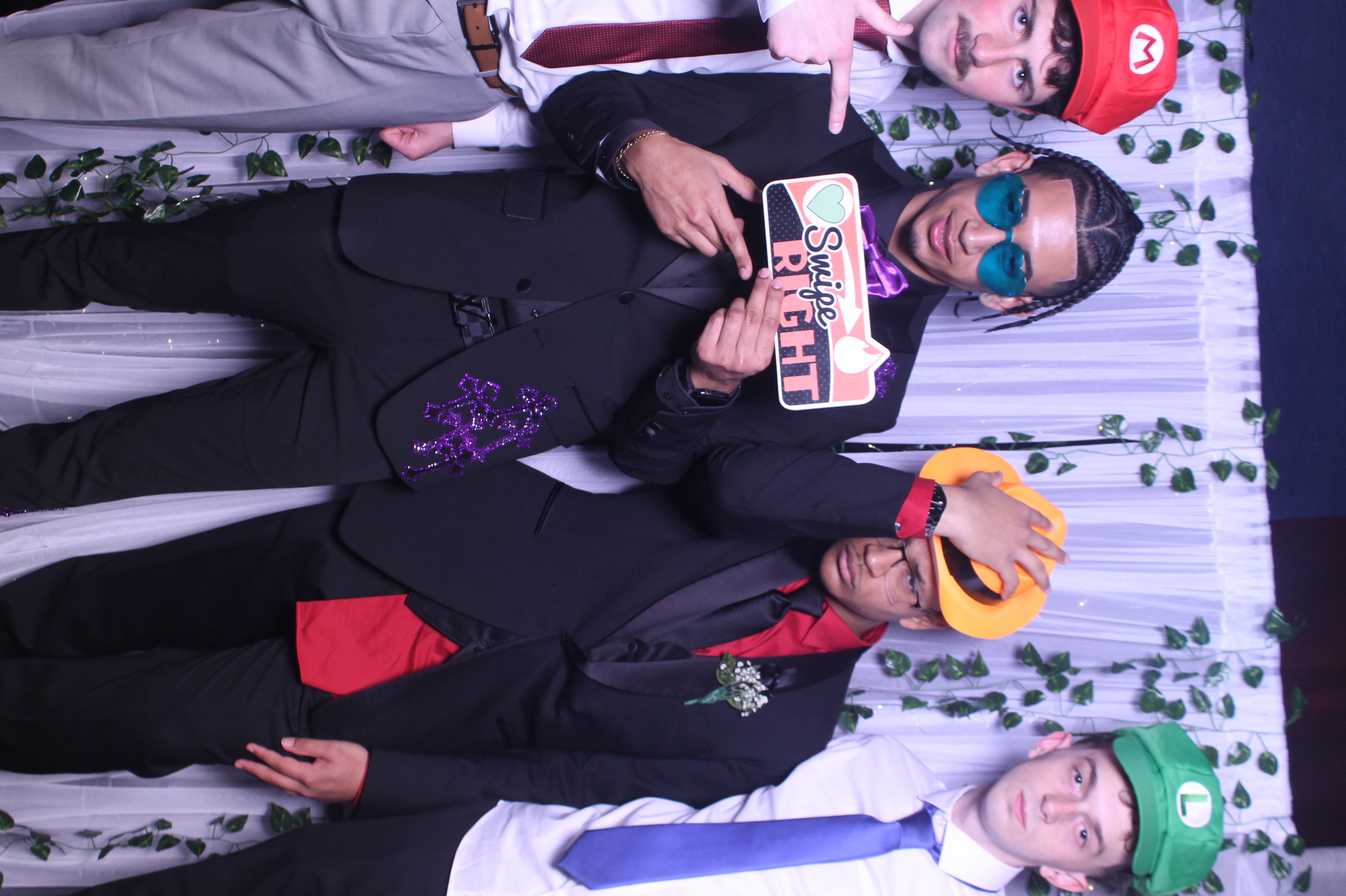 Deer Park Prom | View more photos from the event at gallery.photoboothcincy.com/u/PhotoBoothCincy/Deer-Park-Prom
