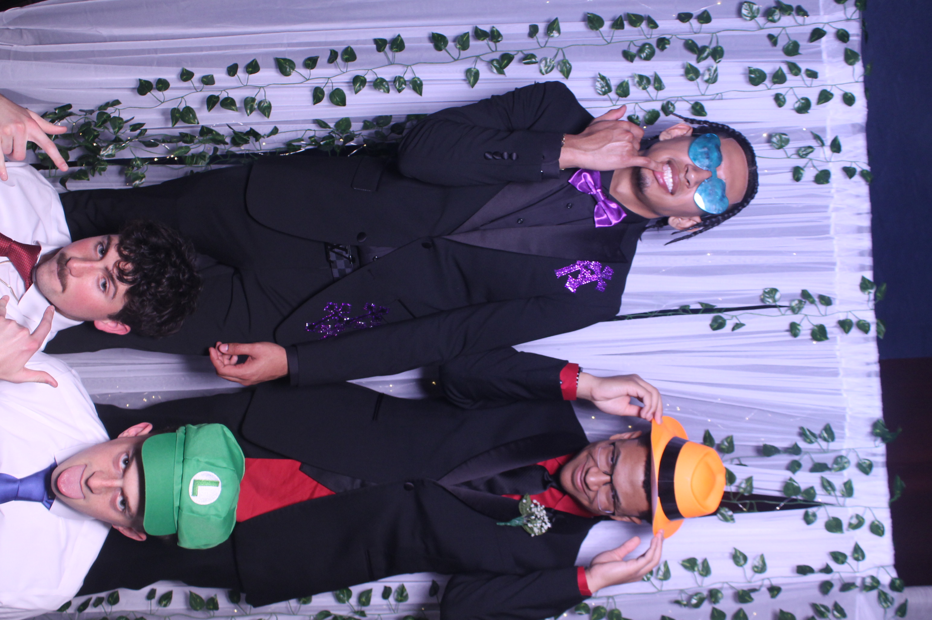 Deer Park Prom | View more photos from the event at gallery.photoboothcincy.com/u/PhotoBoothCincy/Deer-Park-Prom