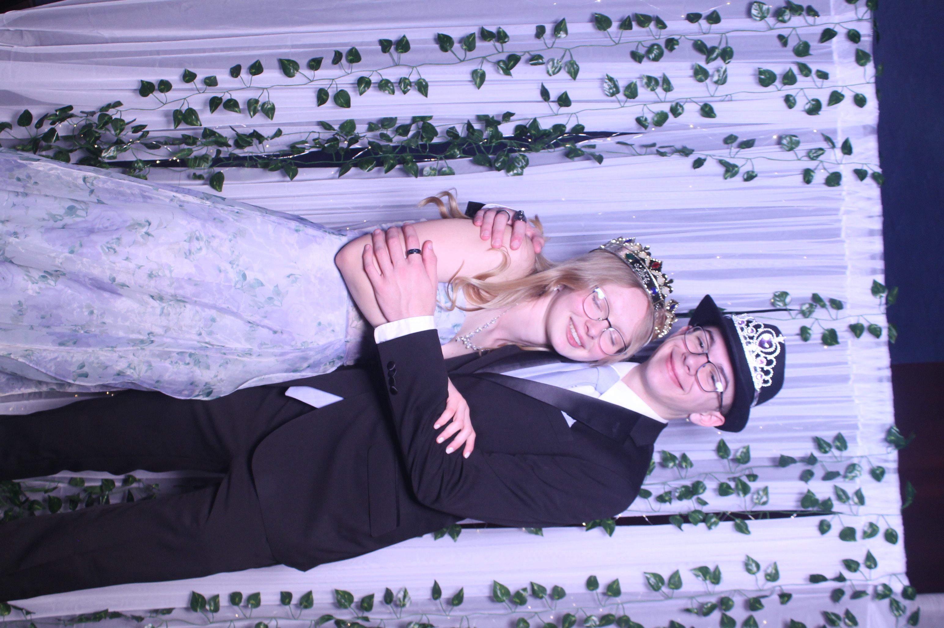 Deer Park Prom | View more photos from the event at gallery.photoboothcincy.com/u/PhotoBoothCincy/Deer-Park-Prom