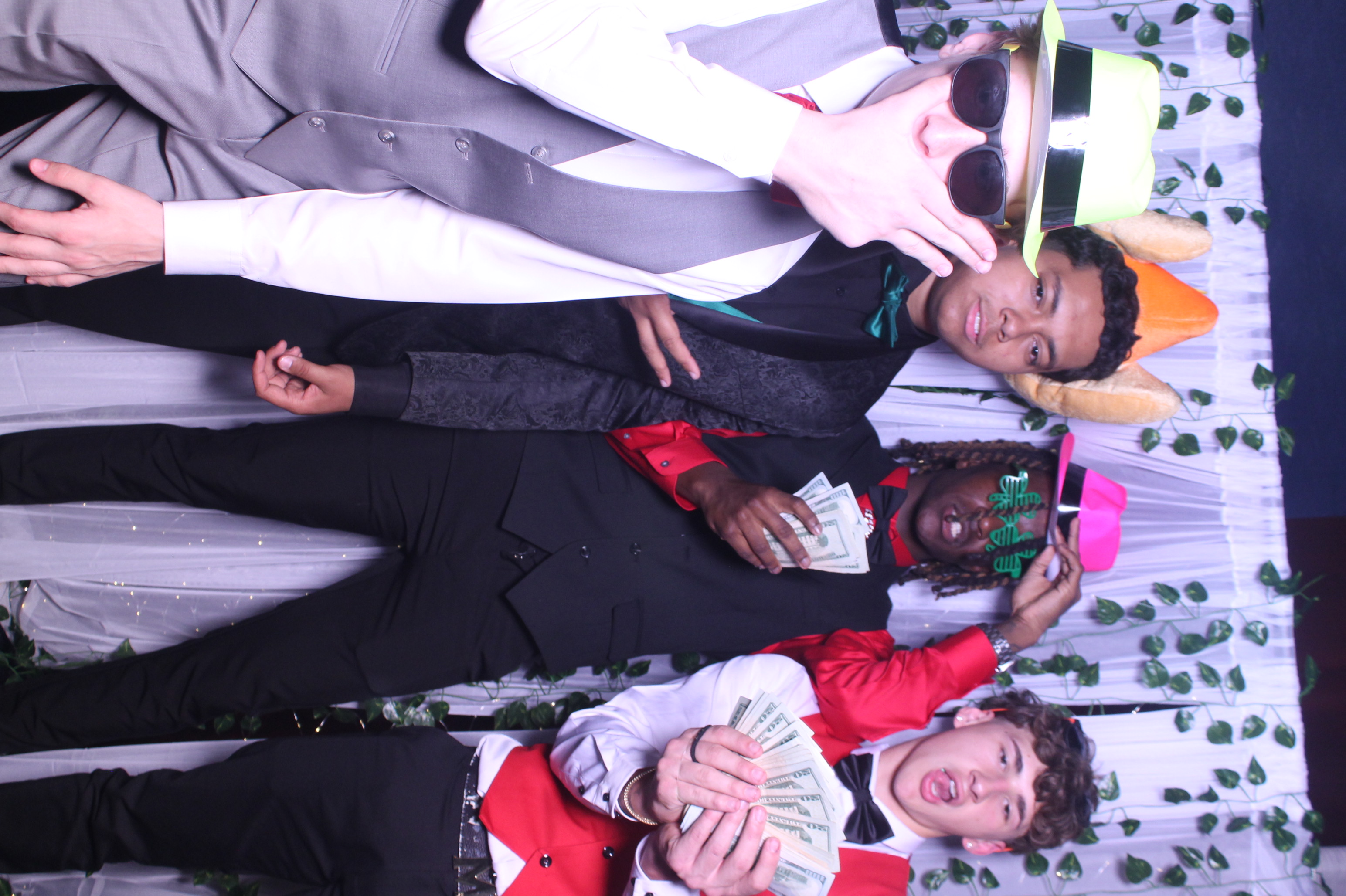 Deer Park Prom | View more photos from the event at gallery.photoboothcincy.com/u/PhotoBoothCincy/Deer-Park-Prom
