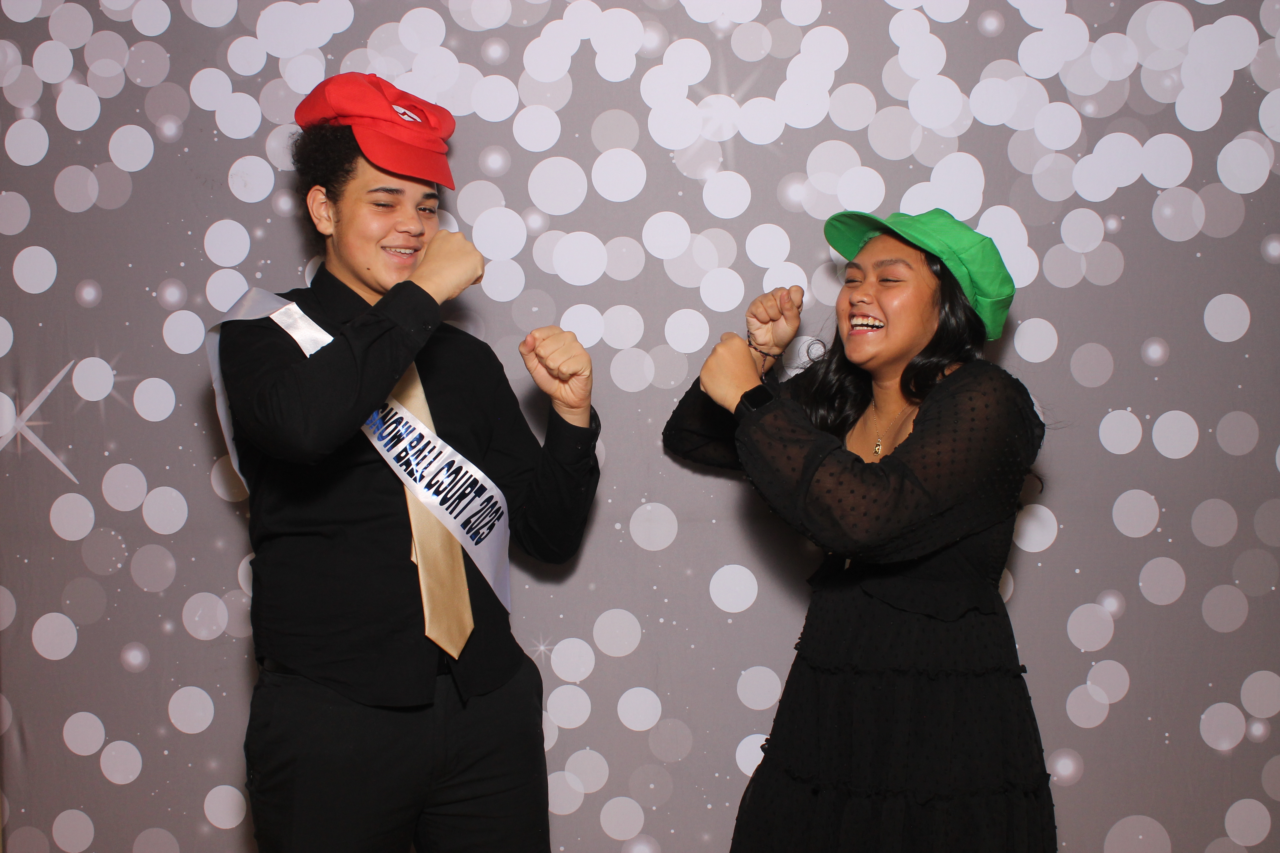Deer Park Snow Ball | View more photos from the event at gallery.photoboothcincy.com/u/PhotoBoothCincy/Deer-Park-Snow-Ball