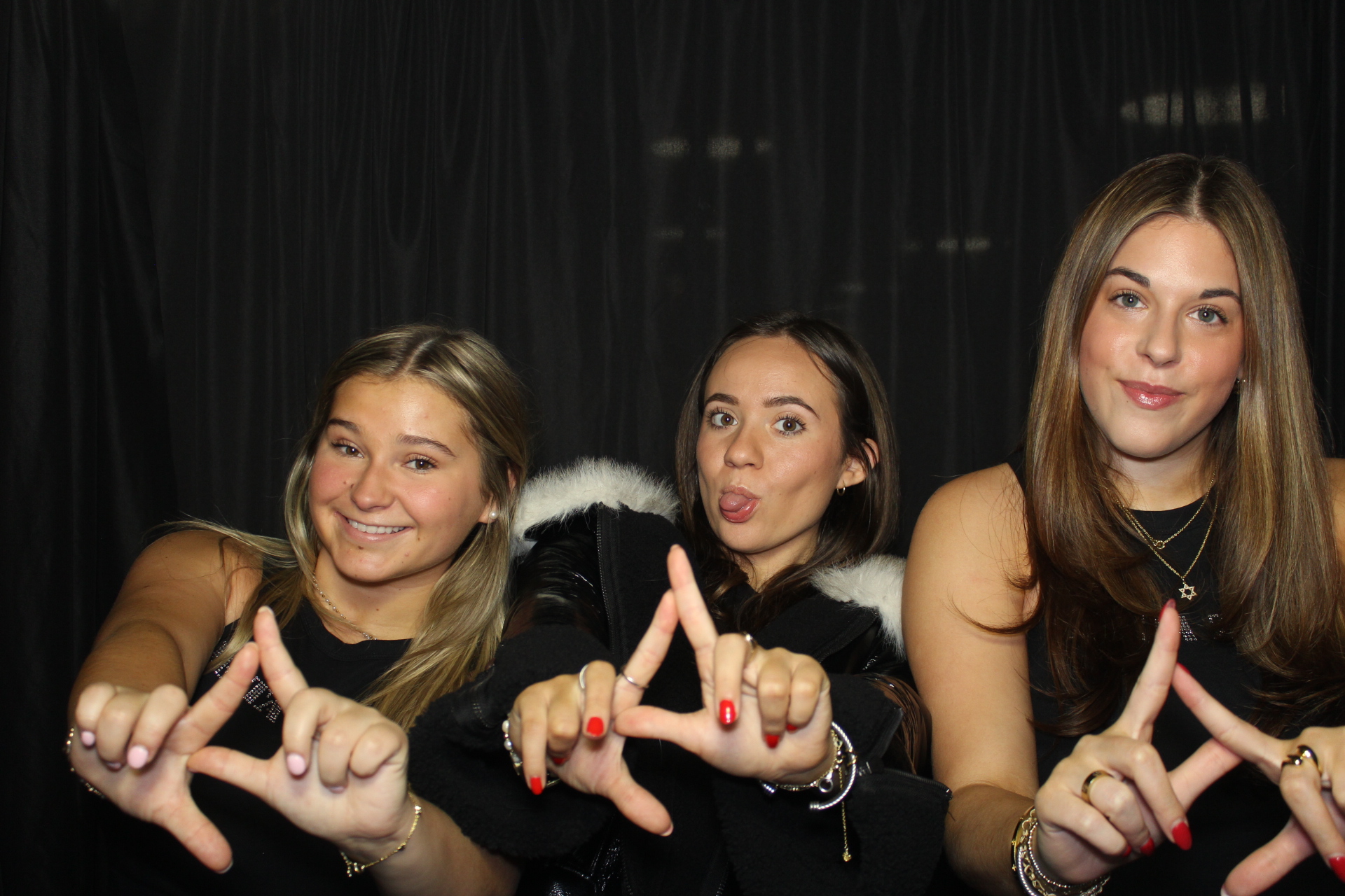 Delta Zeta Bid Day | View more photos from the event at gallery.photoboothcincy.com/u/PhotoBoothCincy/Delta-Zeta-Bid-Day