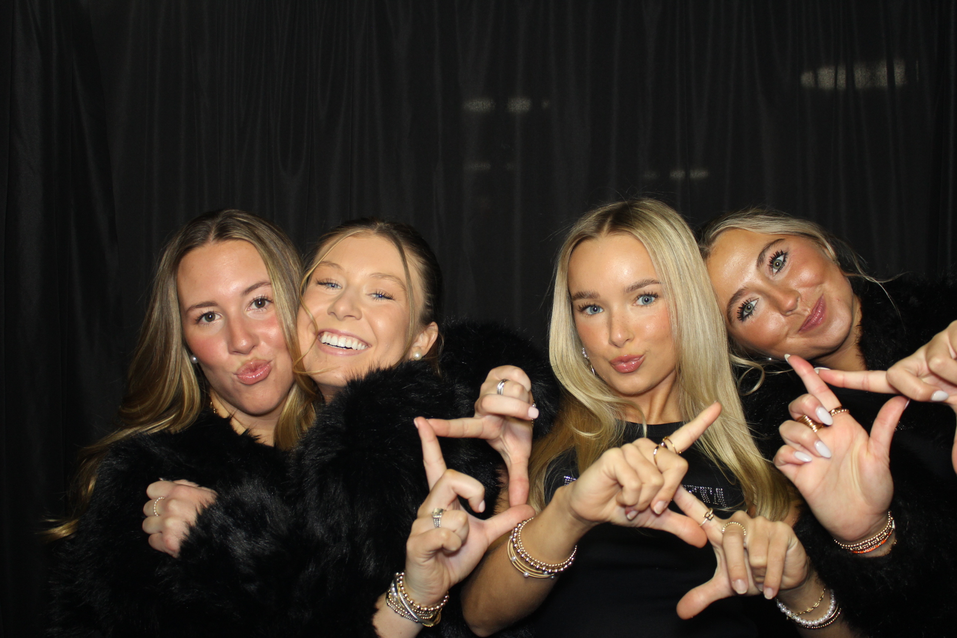Delta Zeta Bid Day | View more photos from the event at gallery.photoboothcincy.com/u/PhotoBoothCincy/Delta-Zeta-Bid-Day