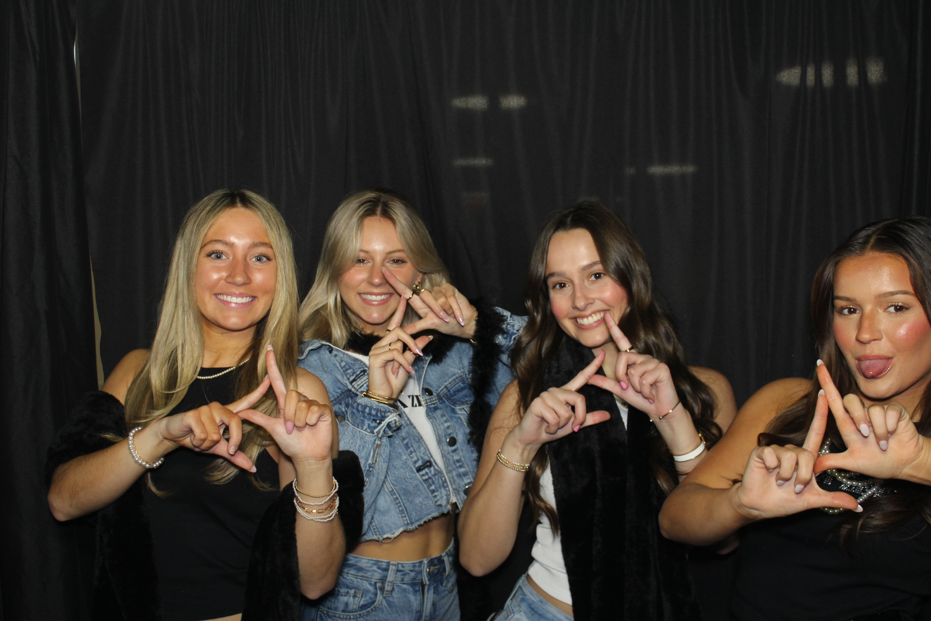 Delta Zeta Bid Day | View more photos from the event at gallery.photoboothcincy.com/u/PhotoBoothCincy/Delta-Zeta-Bid-Day