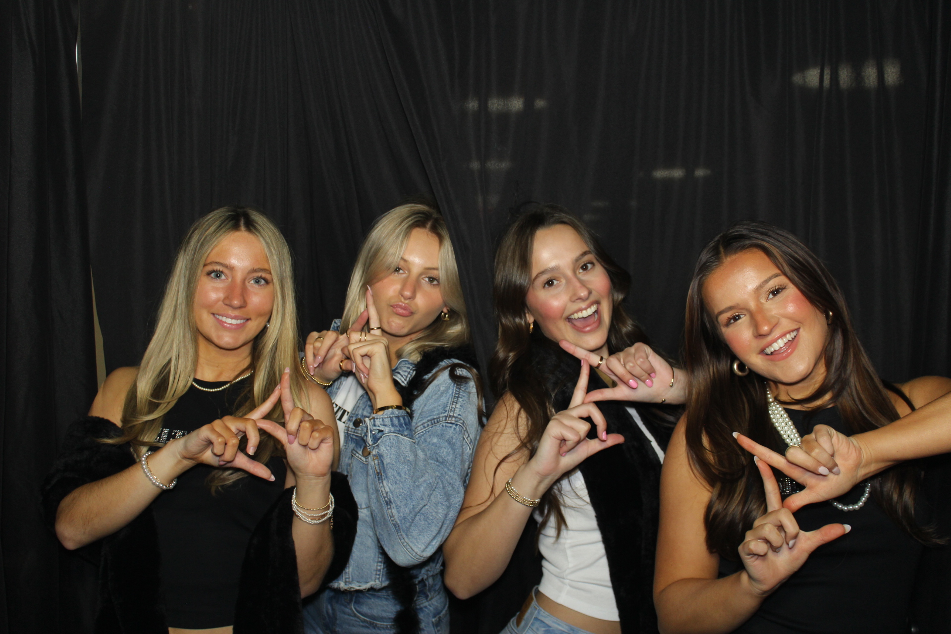 Delta Zeta Bid Day | View more photos from the event at gallery.photoboothcincy.com/u/PhotoBoothCincy/Delta-Zeta-Bid-Day