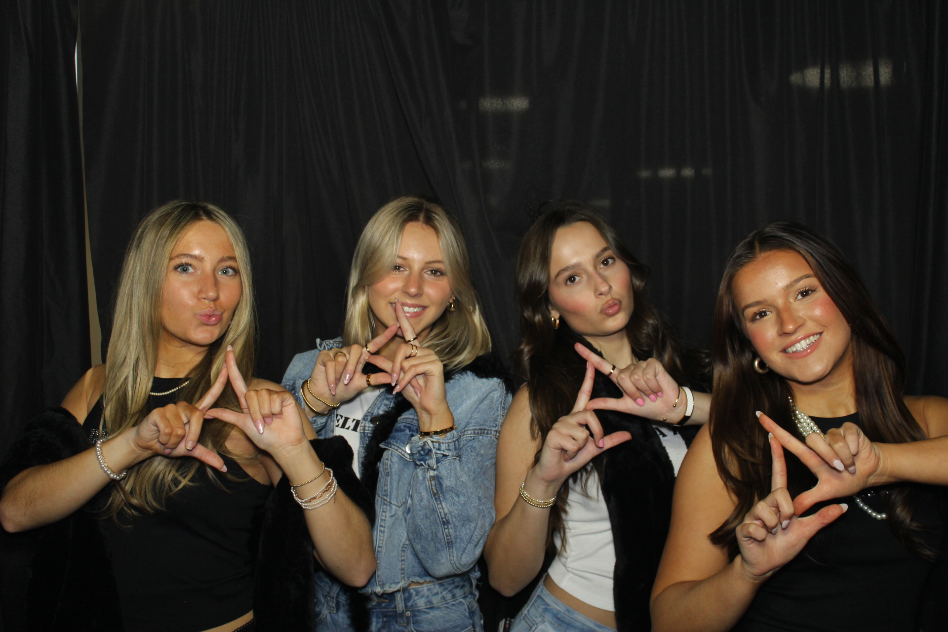 Delta Zeta Bid Day | View more photos from the event at gallery.photoboothcincy.com/u/PhotoBoothCincy/Delta-Zeta-Bid-Day