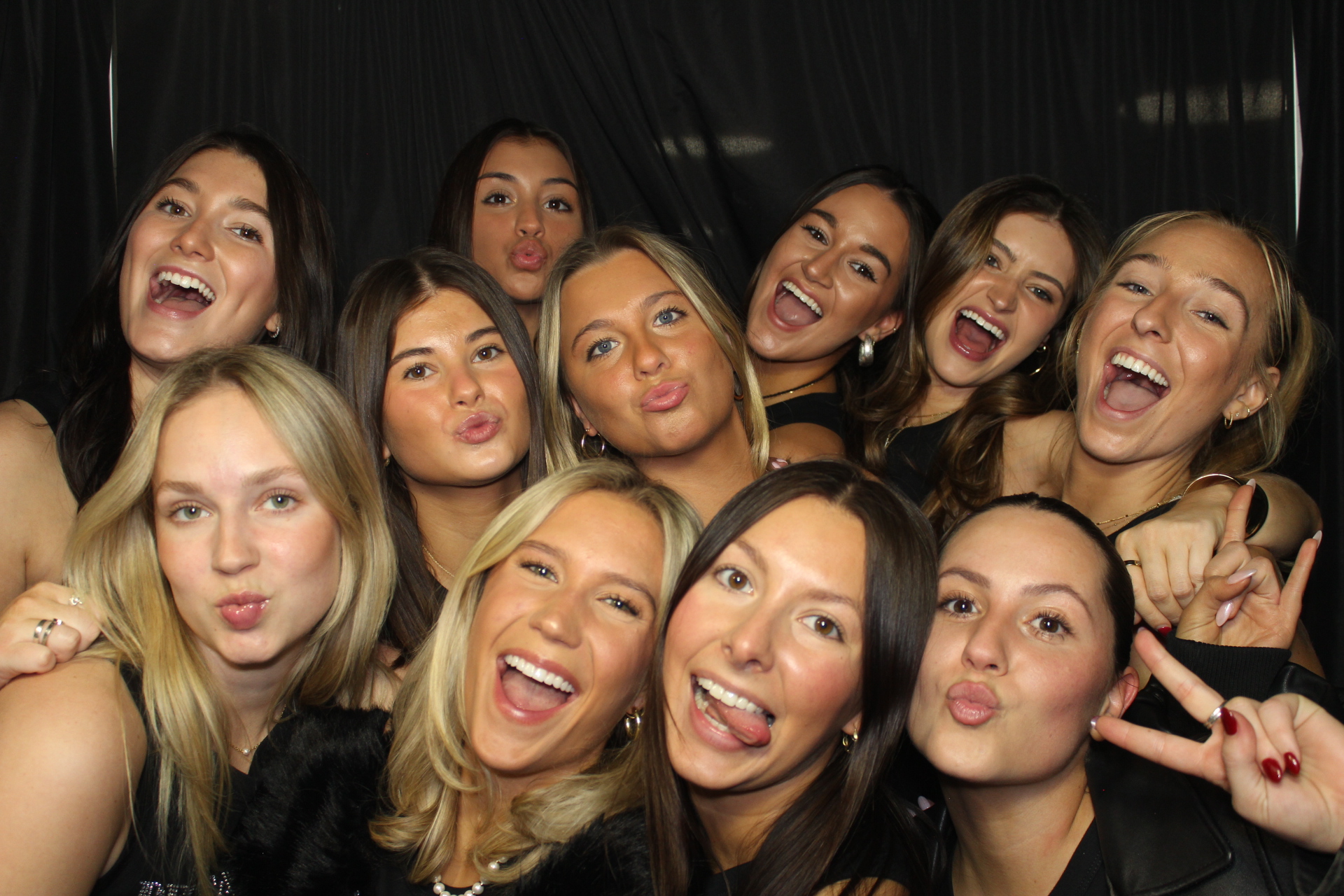 Delta Zeta Bid Day | View more photos from the event at gallery.photoboothcincy.com/u/PhotoBoothCincy/Delta-Zeta-Bid-Day